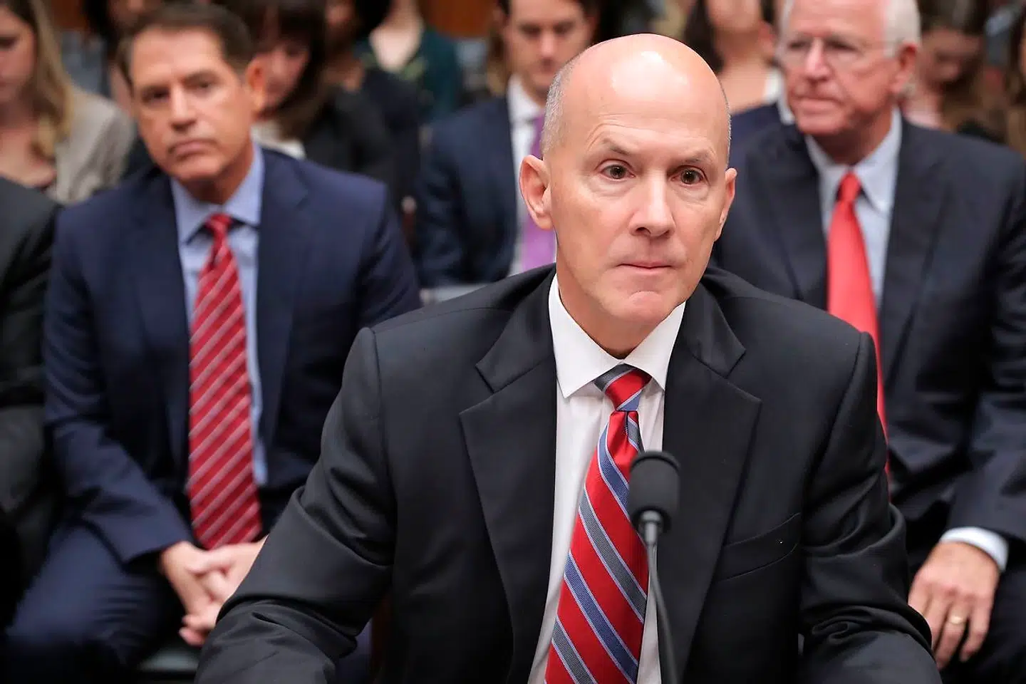 Datalækket resulterede i, at daværende adm. direktør Richard Smith måtte forlade Equifax. Han kunne efterfølgende se frem til en personlig formue på 90 mio. dollar.