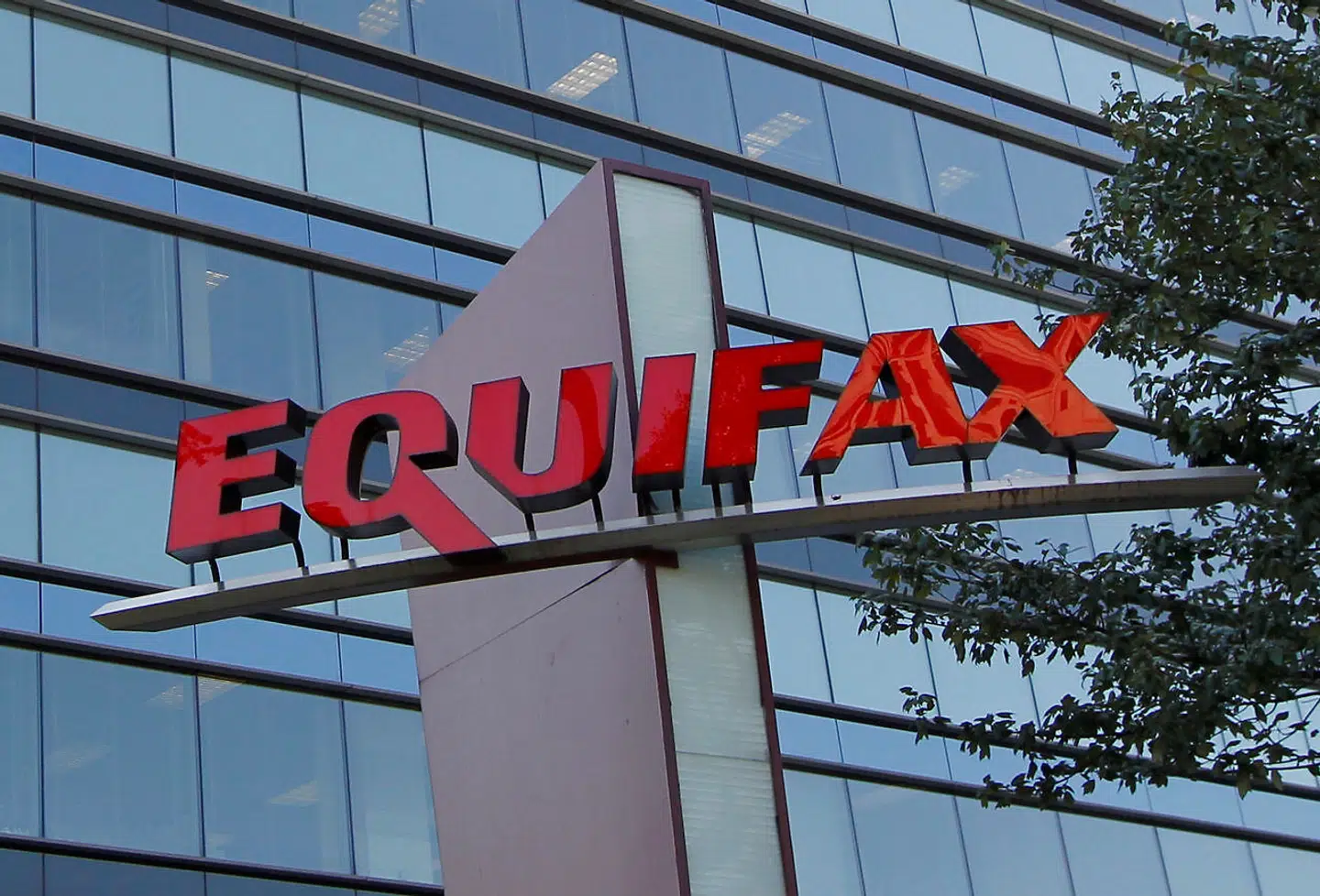 Equifax-skandalen har genoplivet debatten om, hvorvidt private selskaber har for meget magt over kunders personlige informationer. På billedet ses kreditselskabets hovedkvarterer i Atlanta, Georgia.