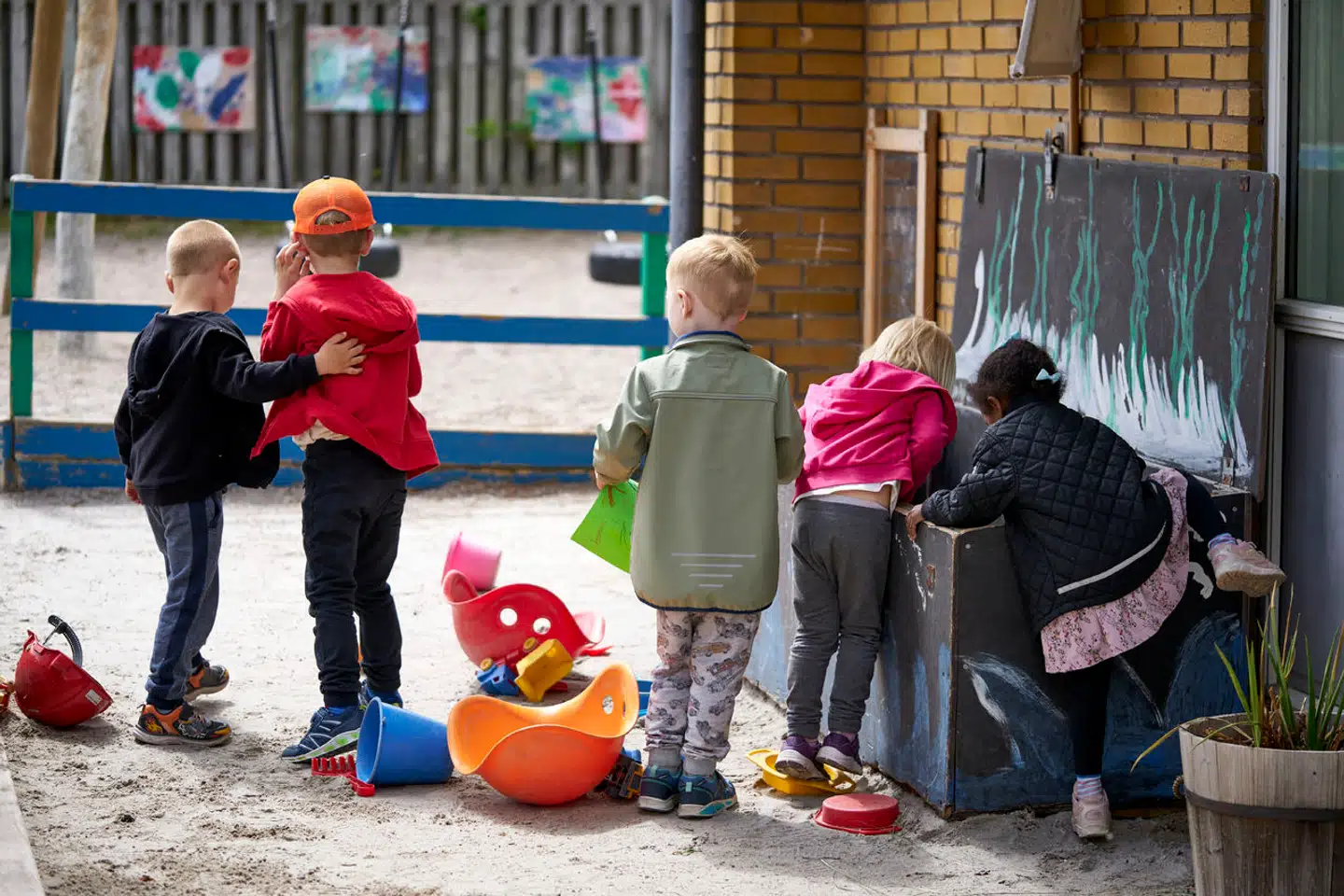 Hvert tredje barn i landet i alderen 2-15 år kommer kun ud i naturen én gang om ugen eller sjældnere. Det viser en undersøgelse lavet af YouGov for Friluftsrådet, hvor I alt 2.955 forældre deltog.