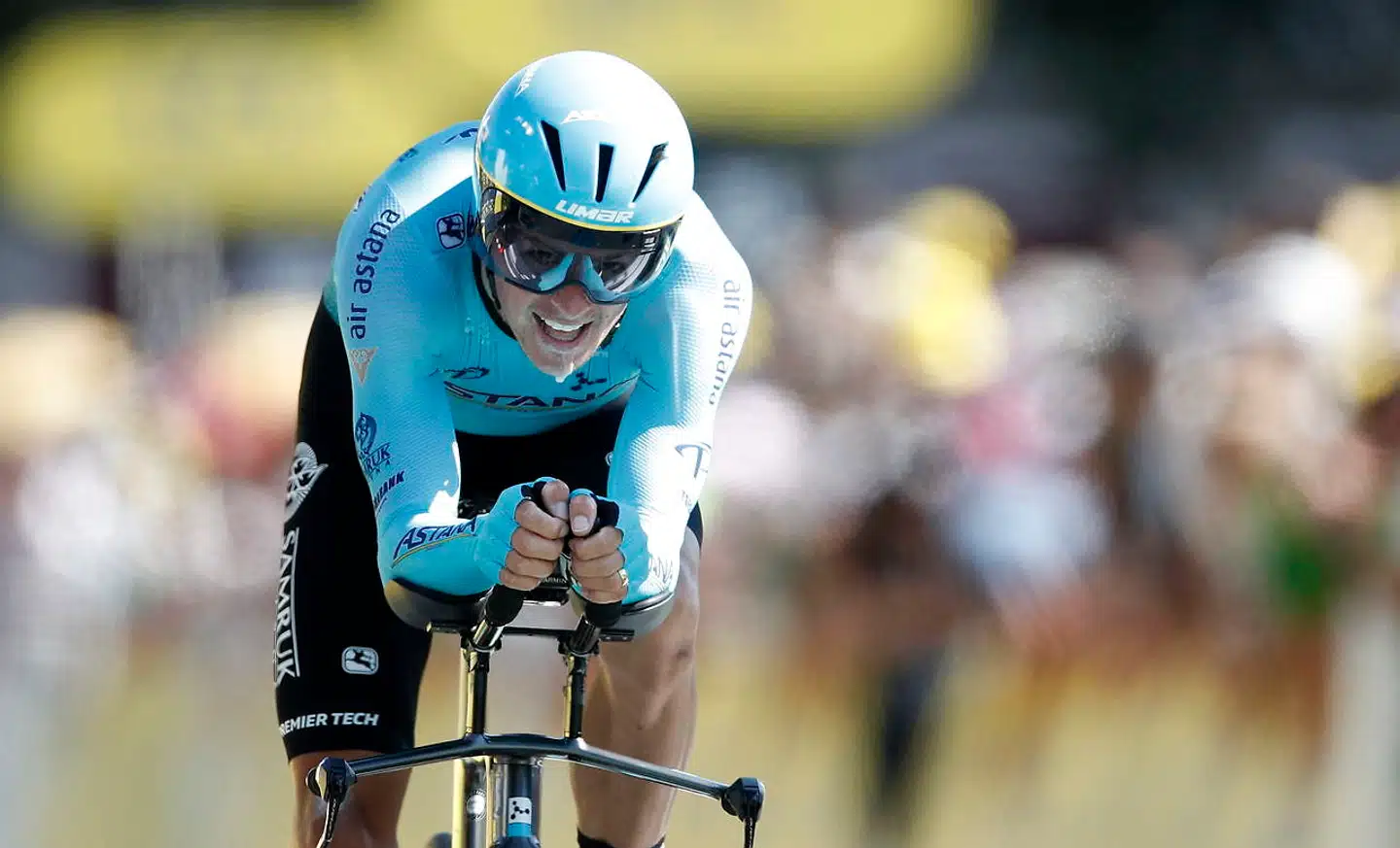 Jakob Fuglsang måtte slippe favoritfeltet knap to kilometer fra toppen af Tourmalet.