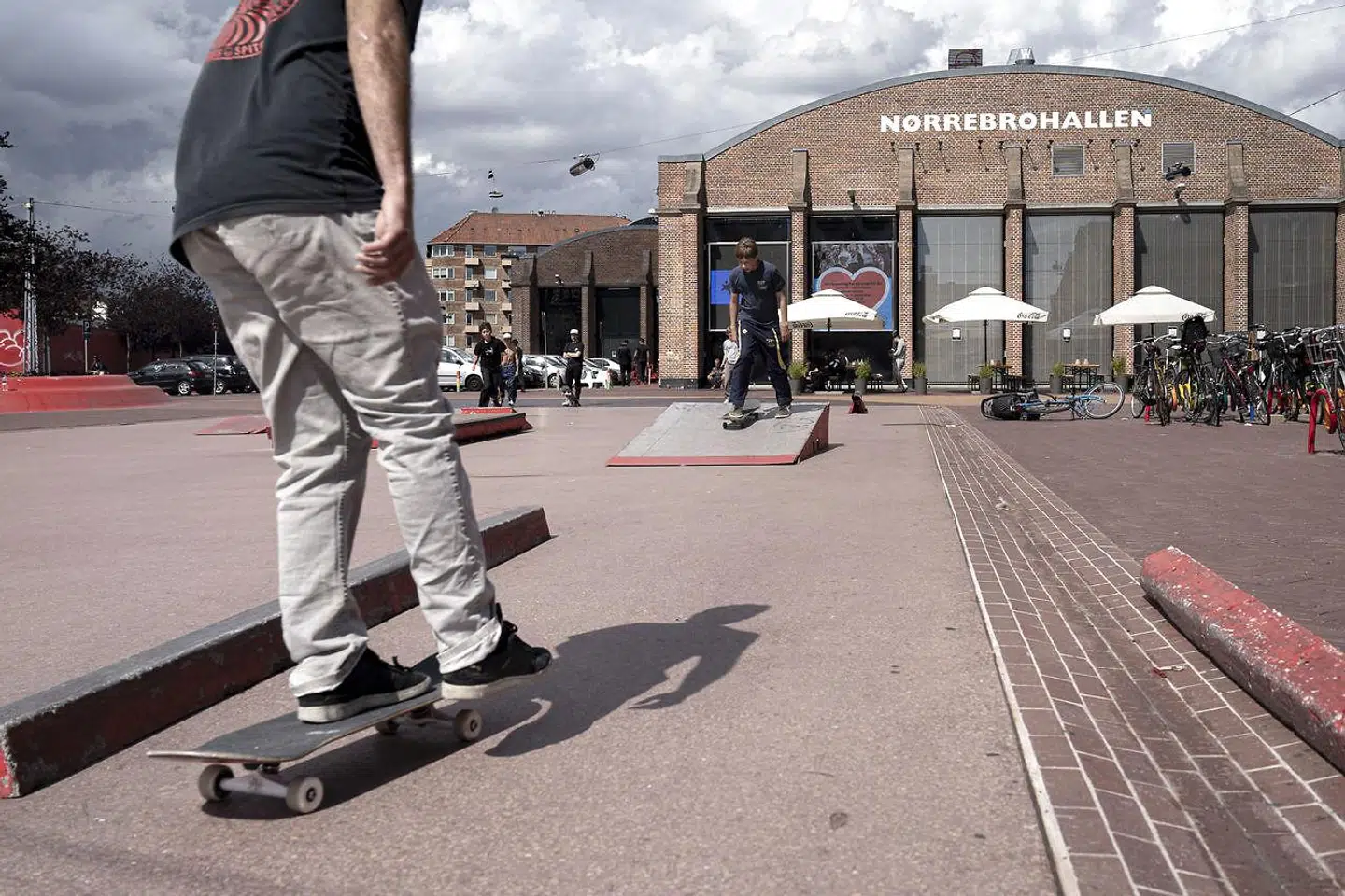 Hvor Terje Bech holder mest af Den Sorte Plads på Nørrebro, så holder Jan Malinowski mest af Den Røde Plads – ikke mindst på grund af det liv, som særligt skaterne er med til at skabe på pladsen.