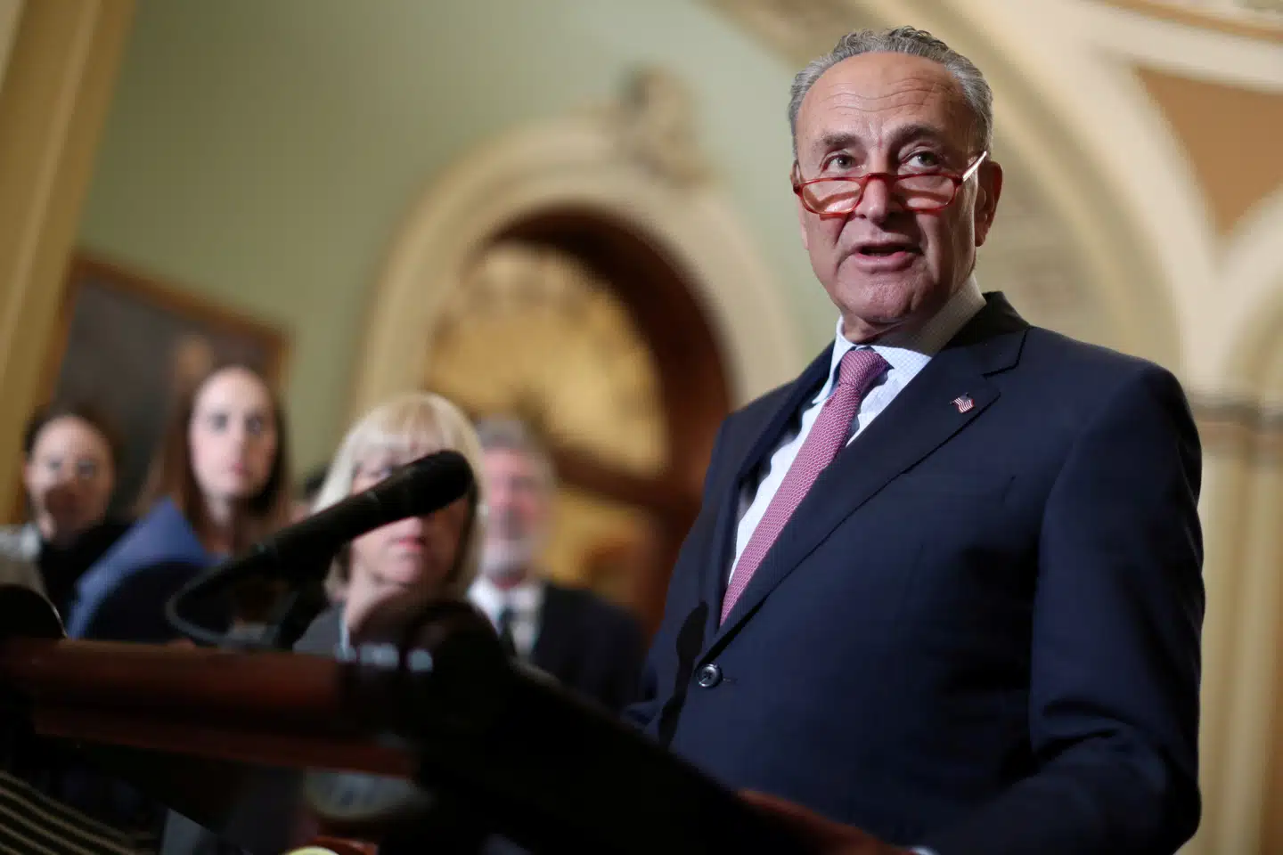 Den amerikanske senator Chuck Schumer har bedt FBI undersøge FaceApp i forhold til datasikkerhed.