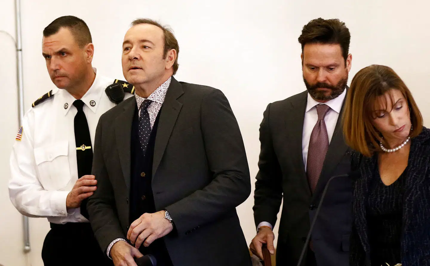 Anklagemyndigheden i Massachusetts frafalder tiltalen mod skuespiller Kevin Spacey i sag om et seksuelt overgreb.