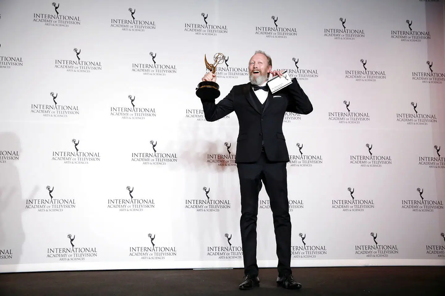 Lars Mikkelsen modtog sidste år en Emmy for sin rolle som Johannes Krogh i DR-serien »Herrens Veje.«