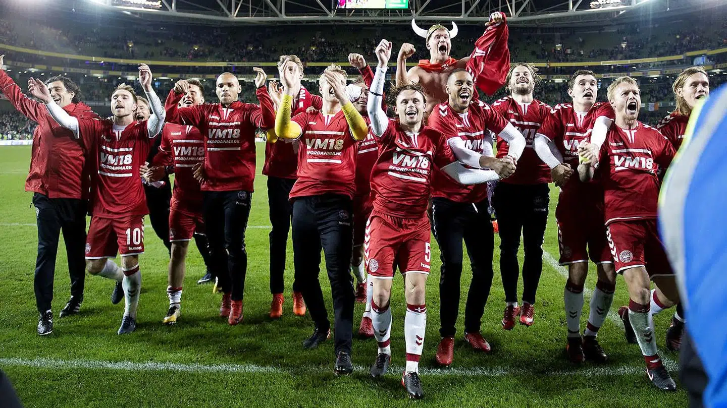 »Når jeg sidder og ser det ofte meget middelmådige danske herrelandshold i fodbold, holder jeg med dem, fordi de er danske. Jeg går ikke rundt og fortæller mig selv eller andre, at de er verdens bedste fodboldhold.« (Foto: Liselotte Sabroe/Scanpix 2017)