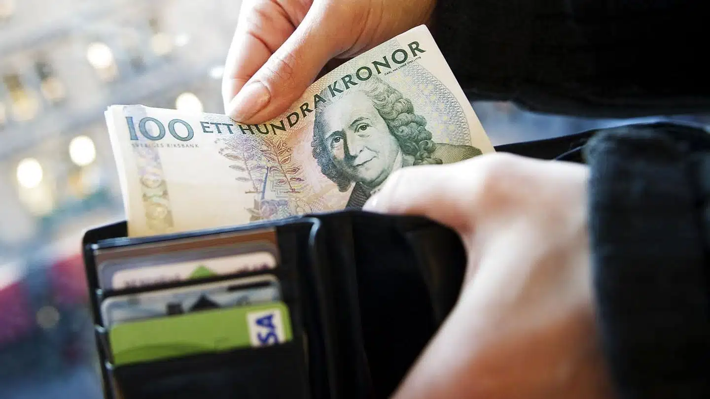 »En pengepung med penge i udfordrer vores ærlige selvbillede,« skriver Asmus Leth Olsen i forbindelse med en undersøgelse af, hvor ærlige vi er. Her ligger Danmark i top efterfulgt af Sverige og New Zealand. Arkivfoto: Jonathan Nackstrand/Ritzau Scanpix