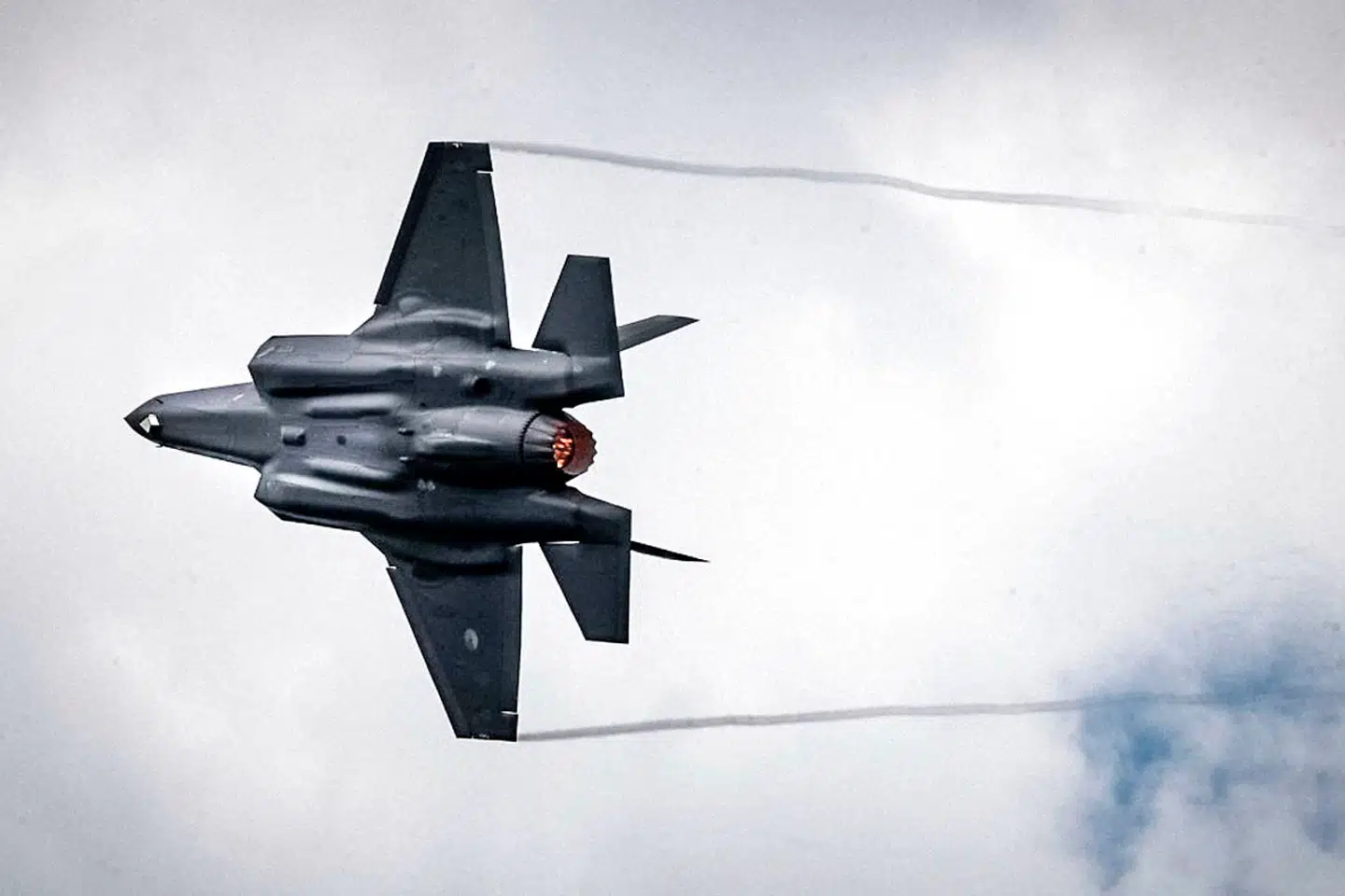 Et F-35-fly fra det hollanske luftvåben. Udviklingen af en ny generation af kampflyet er i fuld gang med Tyrkiet som deltager, og USA frygter, at Rusland skal opsnuse hemmeligheder om følsom teknologi.