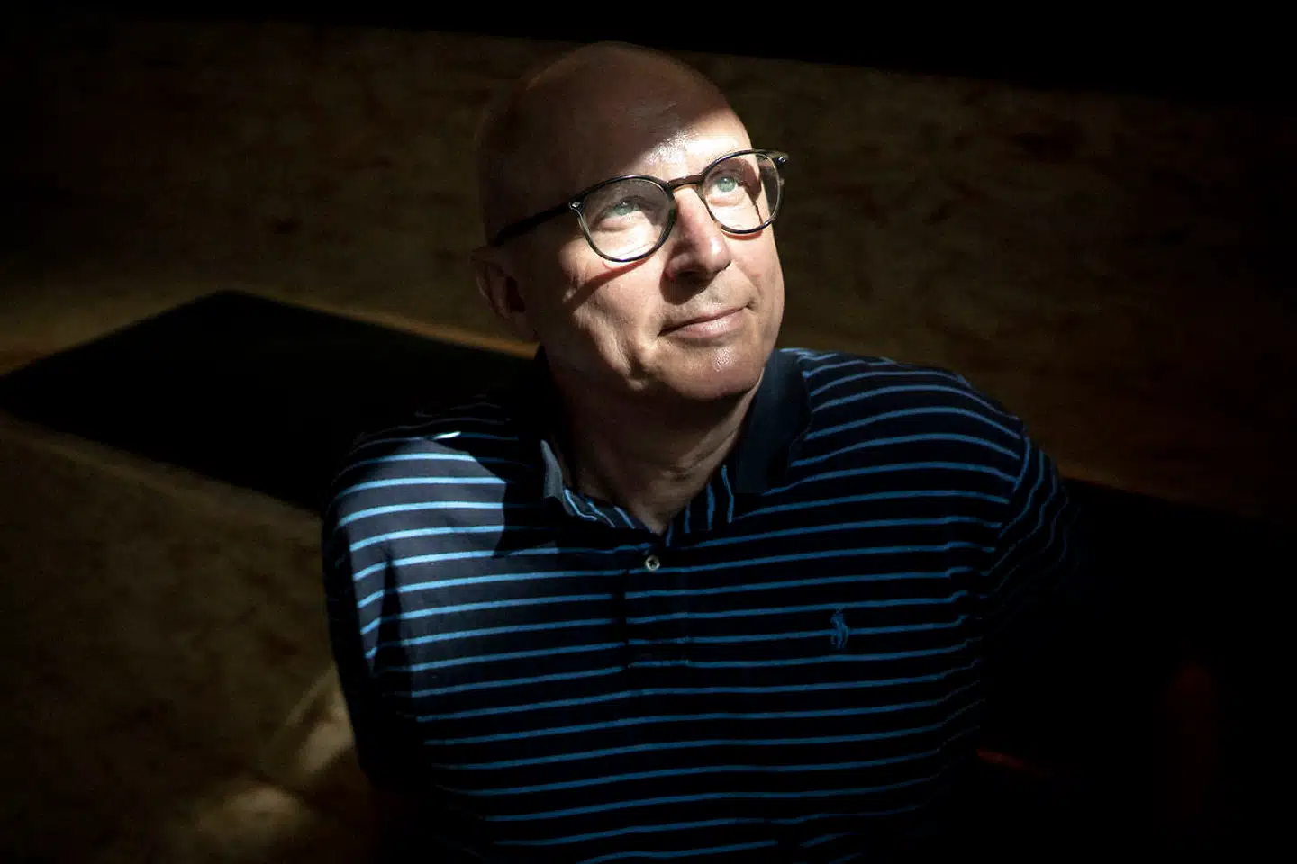 Erhvervshus Hovedstaden er kommet under beskydning for at have lavet en skrivebordsmanøvre, der har pumpet et måltal i vejret. Finn Gilling er på papiret blevet vist videre til en privat virksomhed, men han afviser, at det nogensinde er sket.