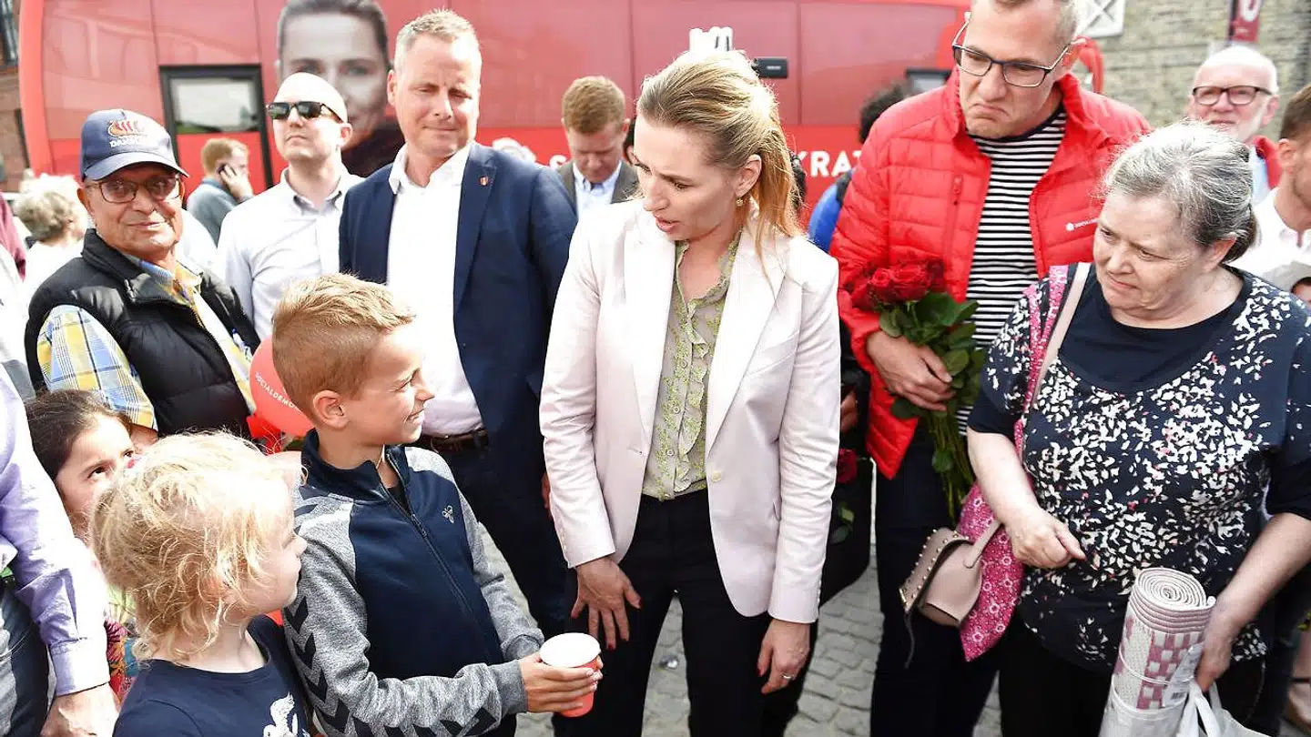 »Det er ikke så entydigt, at det gavner børnene, at ydelserne øges. De højere ydelser vil nemlig også betyde, at flere forældre vil gå fra job til kontanthjælp,« skriver Mads Lundby Hansen.