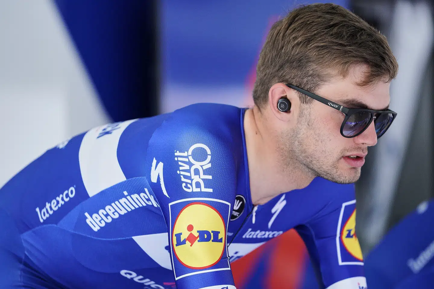 Kasper Asgreen er sendt til undersøgelse, efter at han kom galt afsted på mandagens afslutning. Den 24-årige dansker kom på cyklen igen efter sit uheld. Claus Bonnerup/Ritzau Scanpix