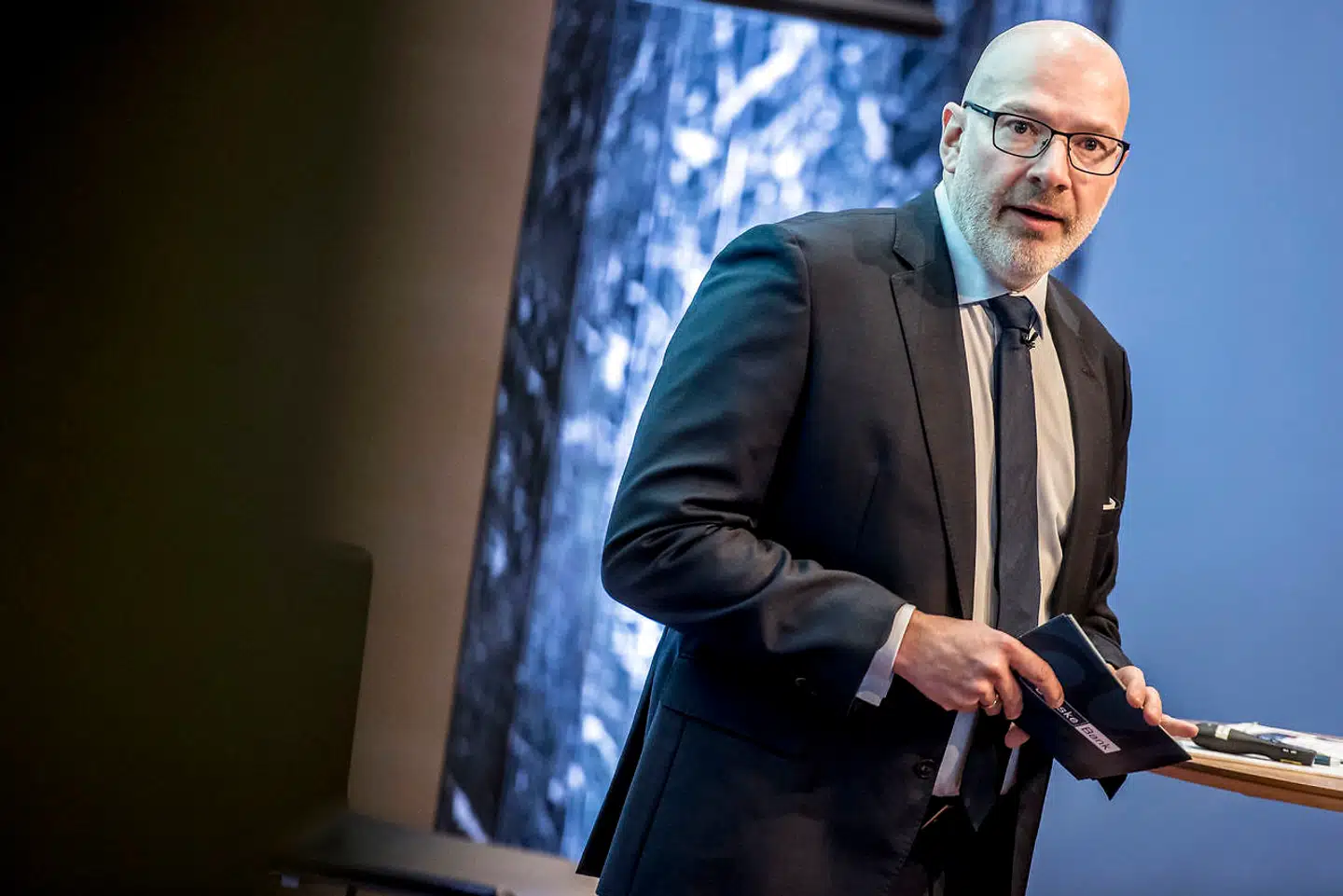Som konsekvens af Danske Banks konstaterede dårlige investeringsrådgivning har bankens bestyrelse fyret den ansvarlige direktør, Jesper Nielsen. Men retorikken fra Finanstilsynet tyder på, at udviklingen får vidtrækkende konsekvenser, der rækker længere end bare Danske Bank, skriver ugens mandagsekspert Nikolaj Holdt Mikkelsen. (Foto: Mads Claus Rasmussen/Ritzau Scanpix)