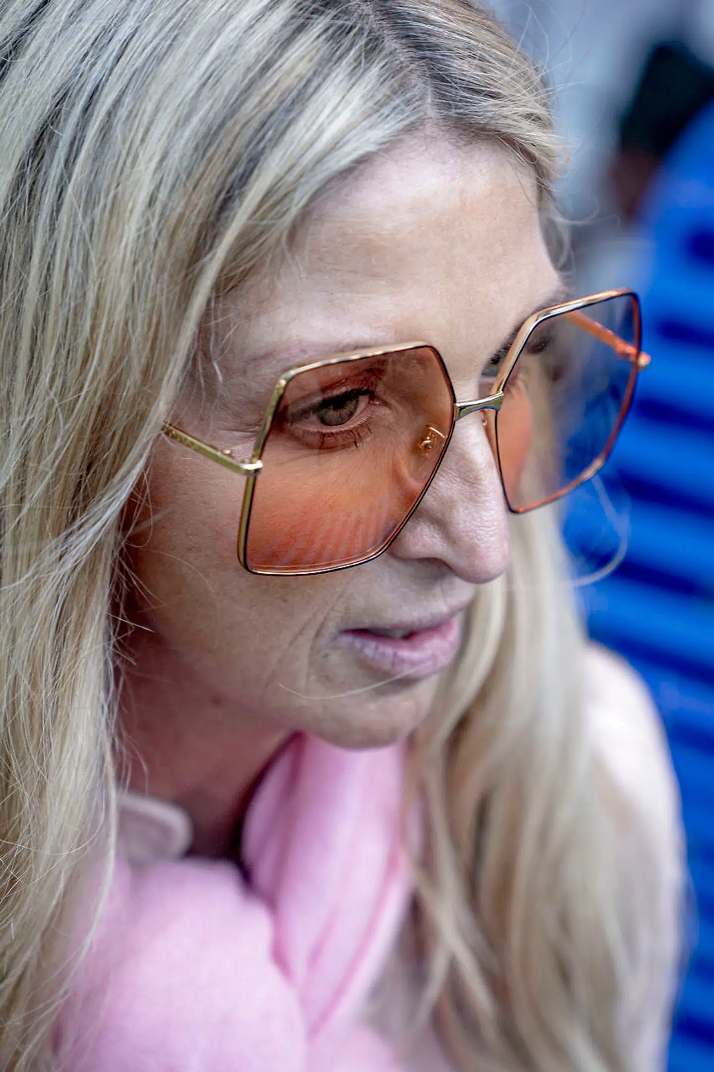 Ann Rosenberg arbejder i SAP, der er en stor, global softwarevirksomhed. Til daglig beskæftiger hun sig med bæredygtighed og frivillighed, og hun kan mærke, at specielt den sidste del – som ifølge hende er stærkt funderet i den danske ånd – er særlig tydelig på Roskilde. »Jeg bliver inspireret, når jeg er her. Festivalen her er på mange måder et udtryk for, at Danmark er et forgangsland i måden, som vi skaber noget sammen på. Det afspejles også i musikprogrammet. Det er ikke bare mainstreammusik, men derimod kunstnere, der har et budskab,« siger Ann Rosenberg.