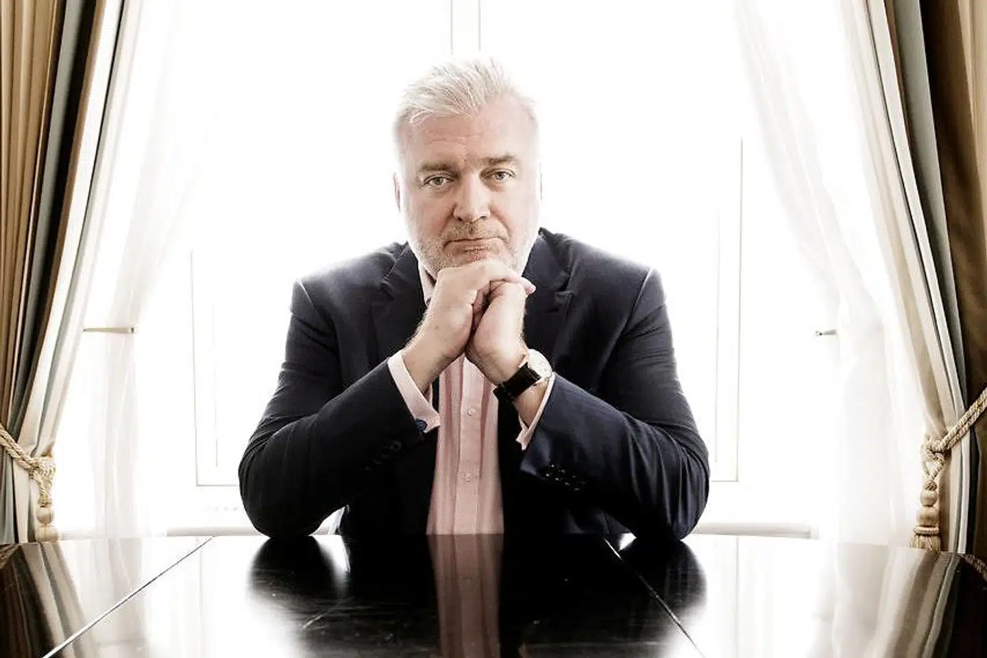 Det er absurd at mene, at erhvervsmanden Lars Seier Christensen, der tillige er en stærk meningsdanner, ikke skulle have lige så stor indflydelse som en række andre erhvervsledere.