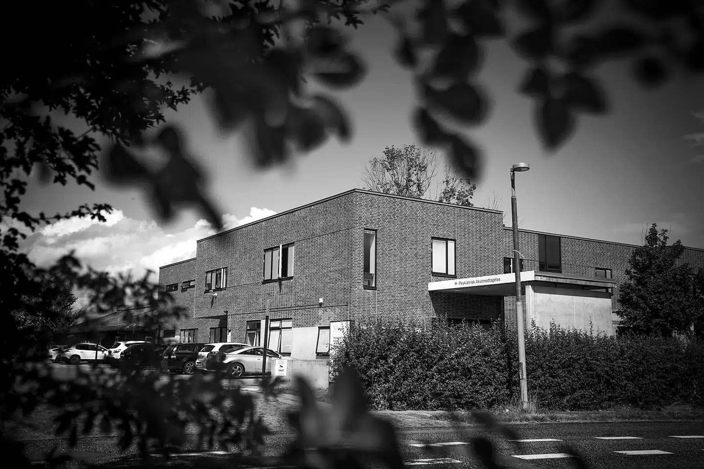 Skal det indberettes til Forsvarets Efterretningstjeneste, når en soldat bliver indlagt på en psykiatrisk afdeling? Det ønsker hverken Livgarden eller Forsvarets Efterretningstjeneste at svare på.