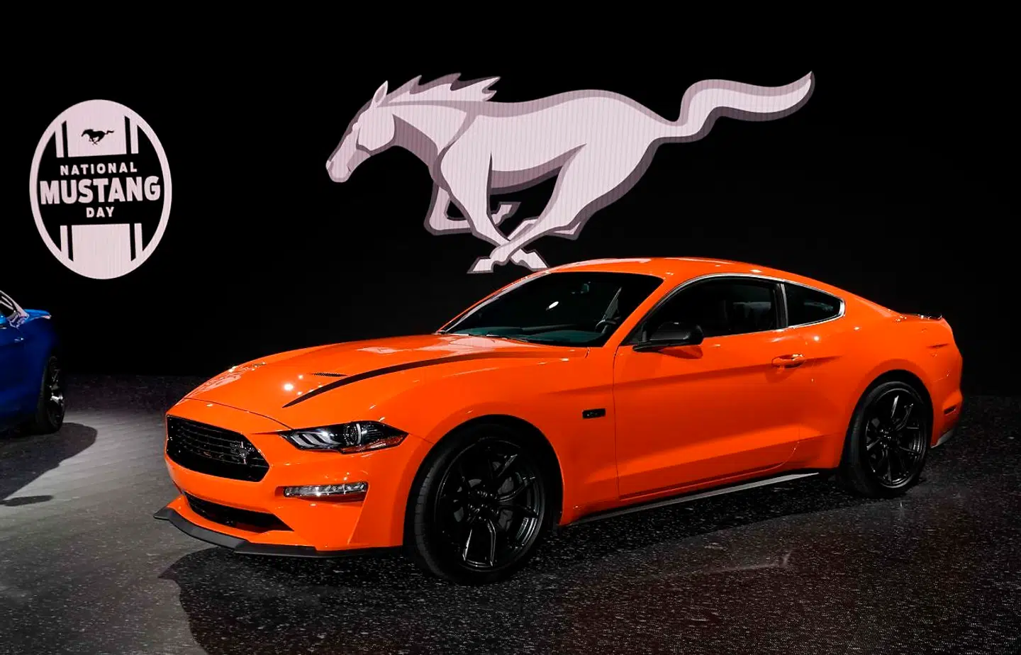 Her ses en Ford Mustang i april 2019 i et udstillingsrum i Javits Center i New York.