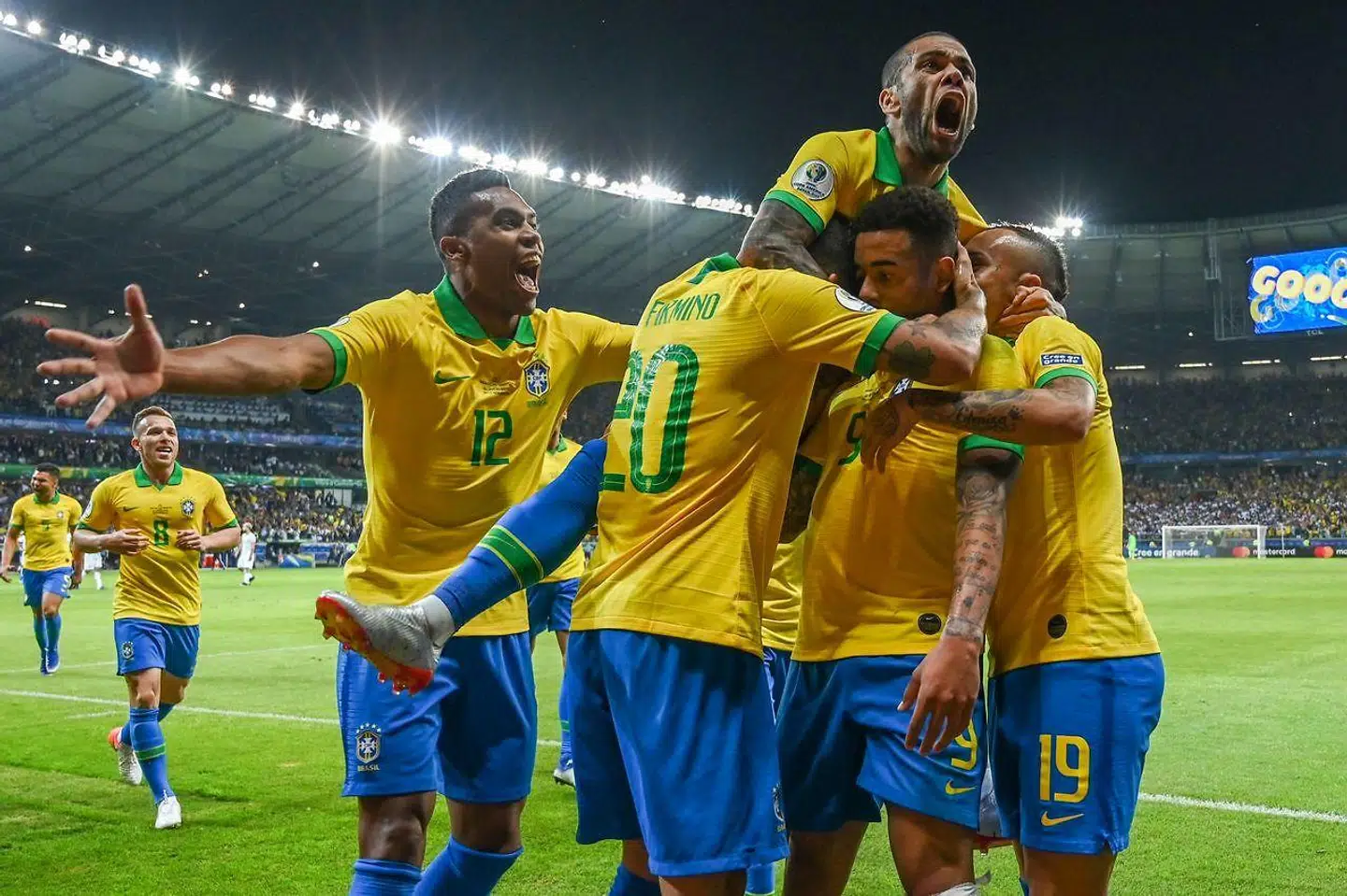 Natten til onsdag dansk tid vandt Brasilien med 2-0 over ærkerivalerne fra Argentina i den første af Copa Americas to semifinaler.