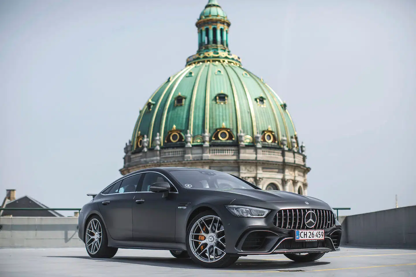 Med 639 hk er Mercedes-AMG GT 4-dørs 63s den kraftigste AMG med plads til fire, der nogensinde er sat i serieproduktion.