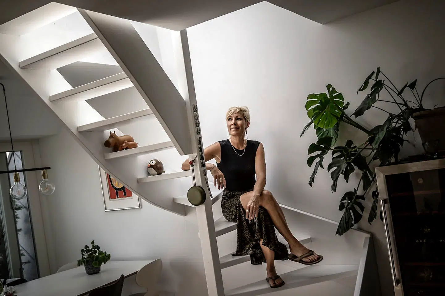 »Jeg elsker at gå og nusse rundt for mig selv og være alene, især når jeg kommer hjem fra arbejdet. Så nej. Jeg savner ikke en mand, men jeg kan da godt savne, at der er nogen, der gør noget for mig. Det er mine veninder dog virkelig gode til.«