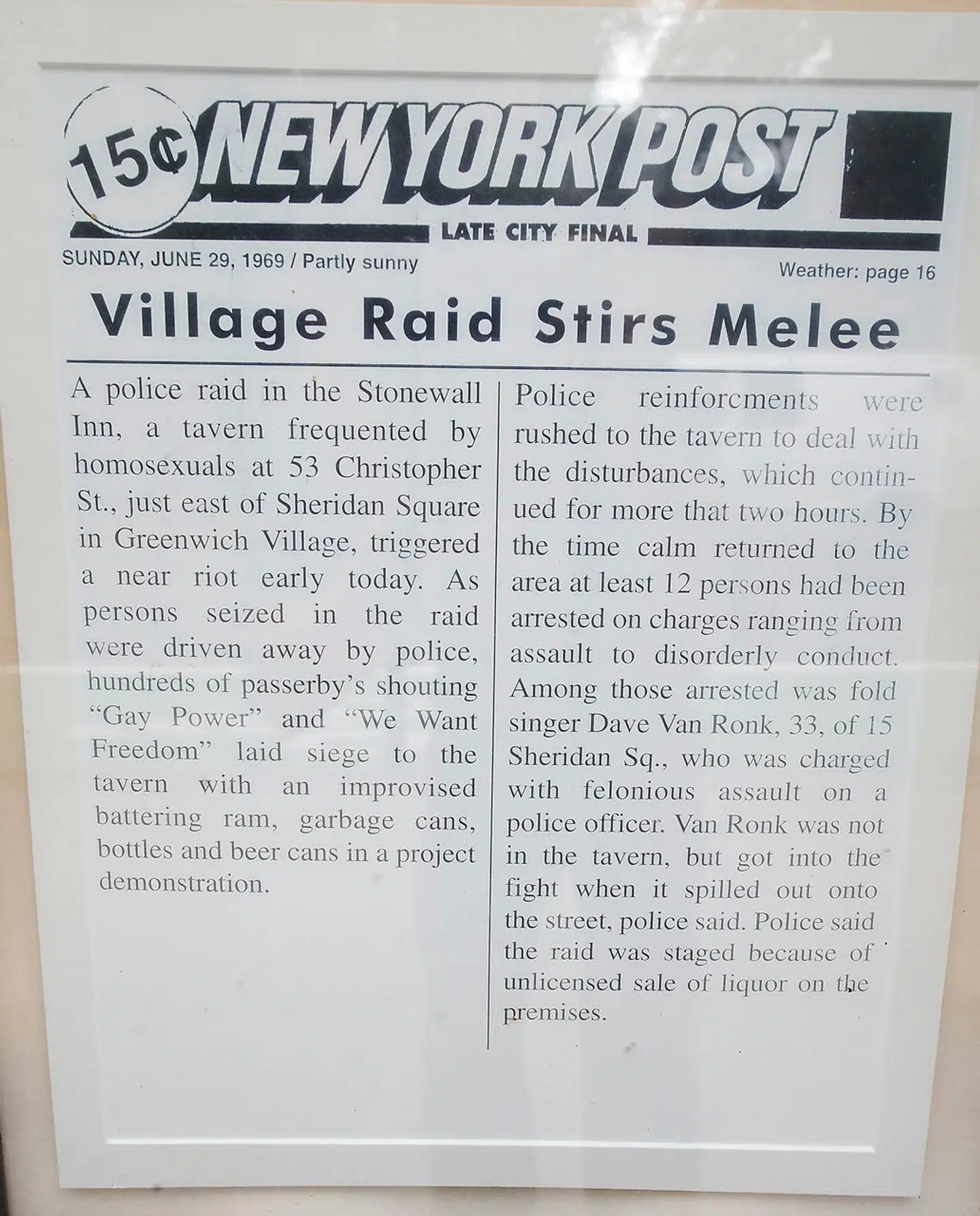 En reproduktion af den historie, som New York Post bragte den 29. juni 1969 om de begivenheder, der gik forud for de fem dage lange optøjer.