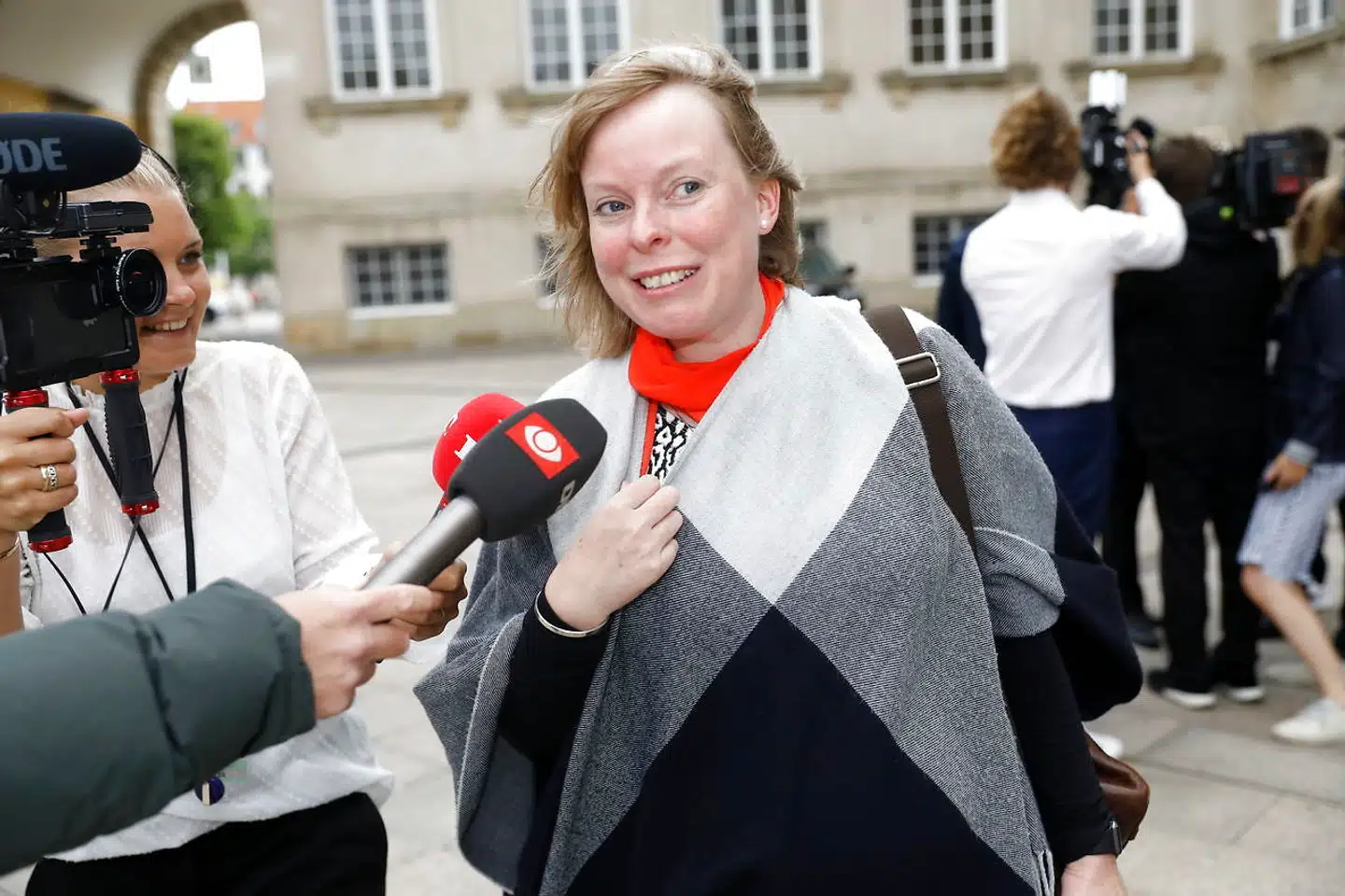 Kulturminister Joy Mogensen ankom torsdag til møde i Statsministeriet, inden turen gik til Amalienborg, hvor statsminister Mette Frederiksen præsenterede sin nye regering for Dronningen.