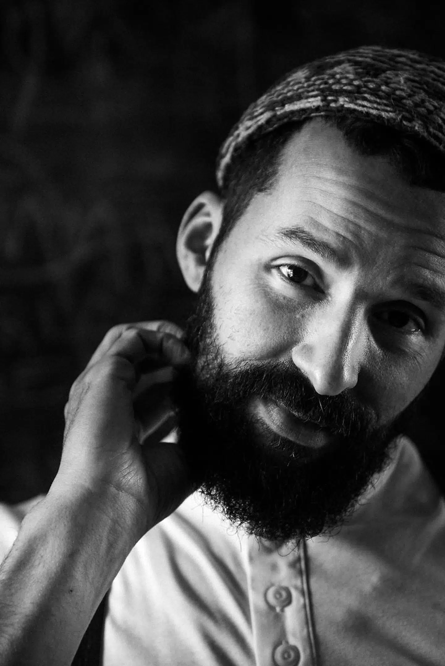 »Vi hørte ikke meget radio derhjemme, og min musikopdragelse havde indtil da mest været, når jeg så »Bamse« i fjernsynet. Så Michael Jackson var mit første skridt ind i poppens verden,« fortæller sangeren Isam B.