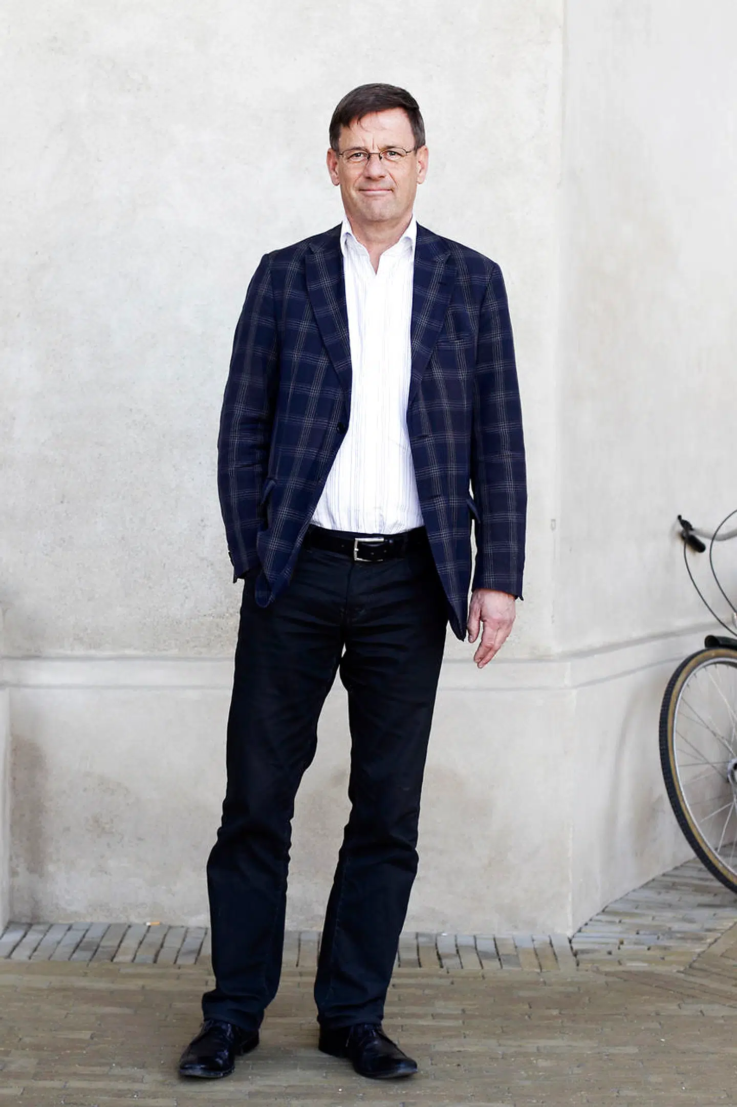 Karsten Ohrt begyndte sit museumsliv på Nordjyllands Kunstmuseum i Aalborg (nu Kunsten), hvor han arbejdede som inspektør.