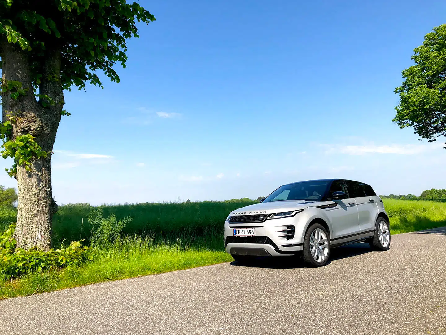 Range Rover Evoque er blevet en anelse større, og prisen er blevet markant lavere på det danske marked.