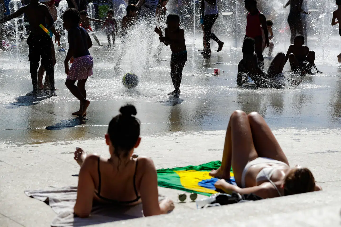 Meteorologer frygter, at der kan blive op til 40 grader først på ugen i Frankrig og op mod 38 grader i Tyskland. Arkivfoto fra hedebølge i august i fjor i Paris.