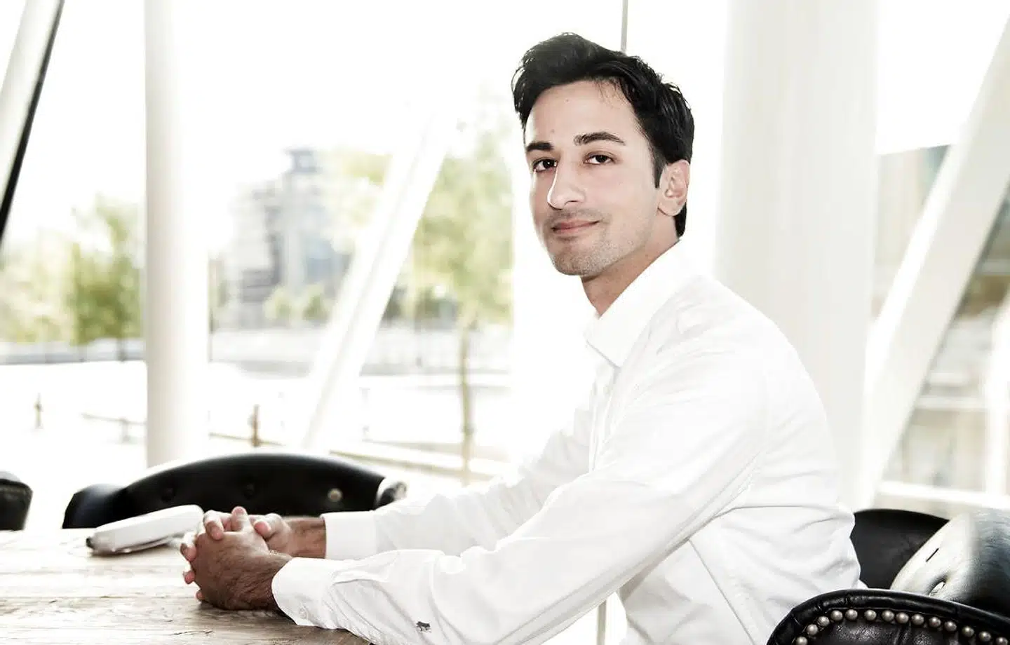 Habib Frost kastede sig over iværksætterlivet allerede som medicinstuderende på Københavns Universitet efter at have oplevet to hjertestop inden for et døgn.