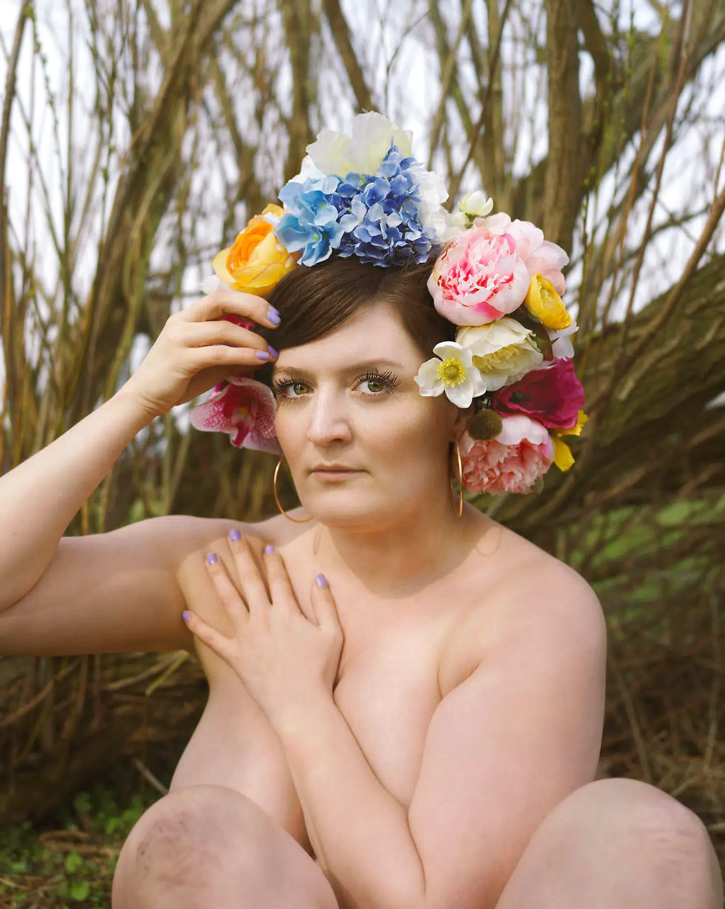 Fotograf Marie Hald har taget dette fotografi af sig selv i forbindelse med udstillingen, der har til formål at undersøge identitet og eksistens i iscenesatte selvportrætter.