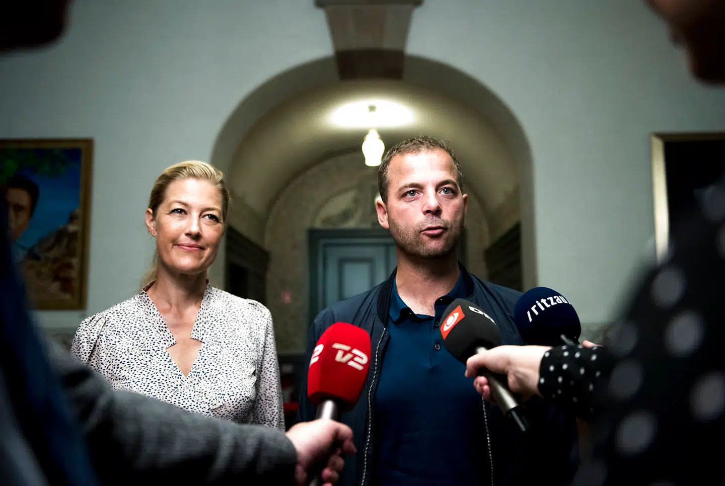 Toppolitiker på toppolitiker har meldt om optimisme og velvilje under regeringsforhandlingerne på Christiansborg. Lige indtil onsdag aften. Pludselig nægtede de Radikale at dukke op til et møde hos Mette Frederiksen. Og det får en tidligere SF-formand til at anklage Morten Østergaard og hans parti for at opføre sig som »dramaqueens«.