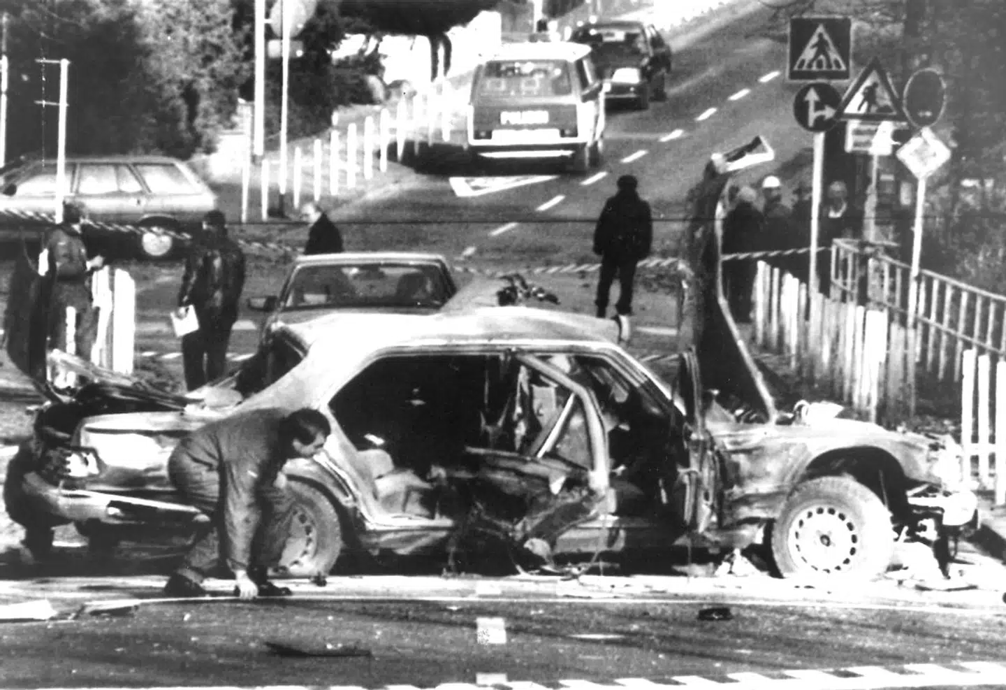 Bestyrelsesformand i Deutsche Bank, Alfred Herrhausen, var en af højprofilerede tyskere, der blev dræbt af Rote Arme Fraktion (RAF). Det skete den 30. november 1989.