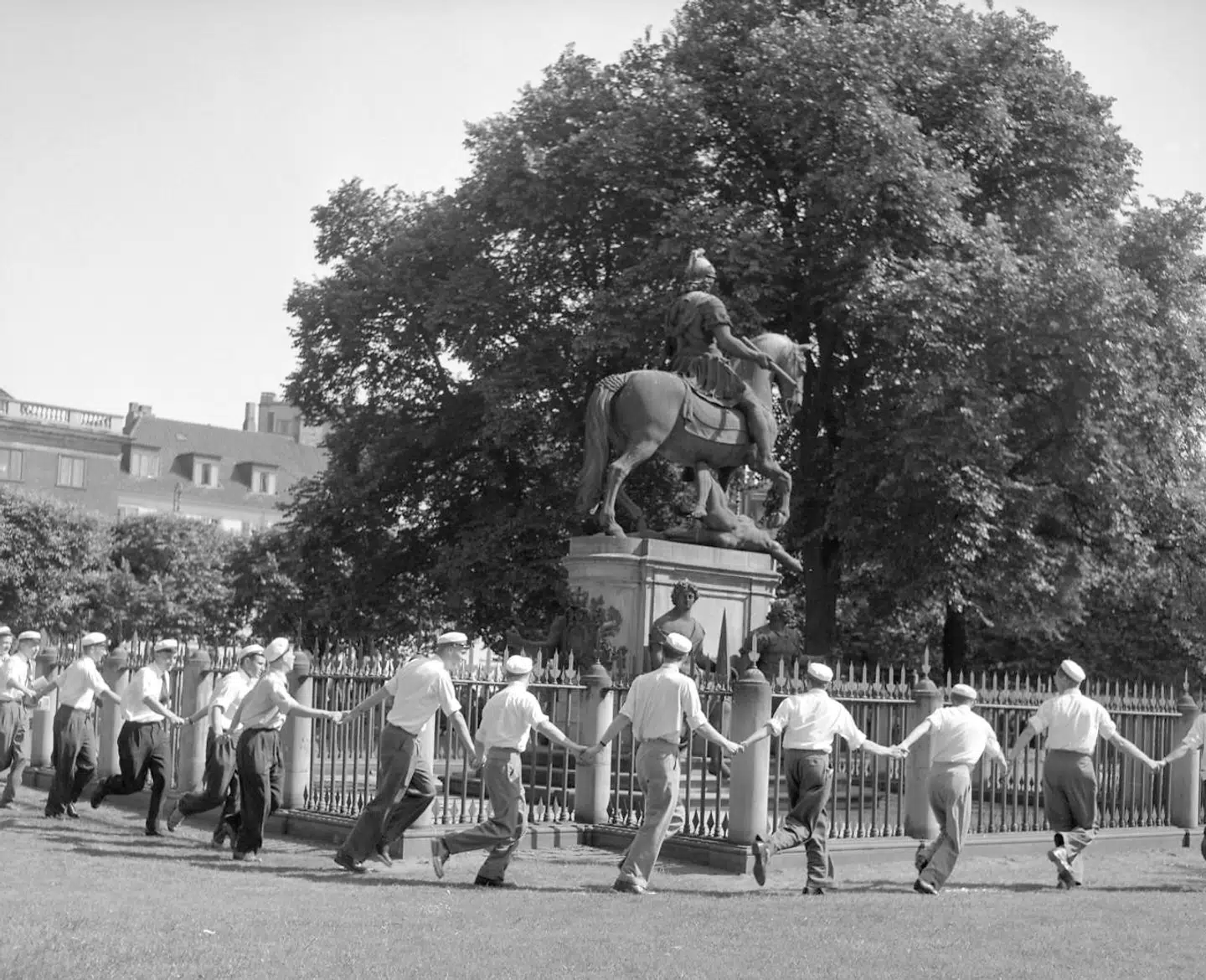 Glade og velklædte studenter i 1953.