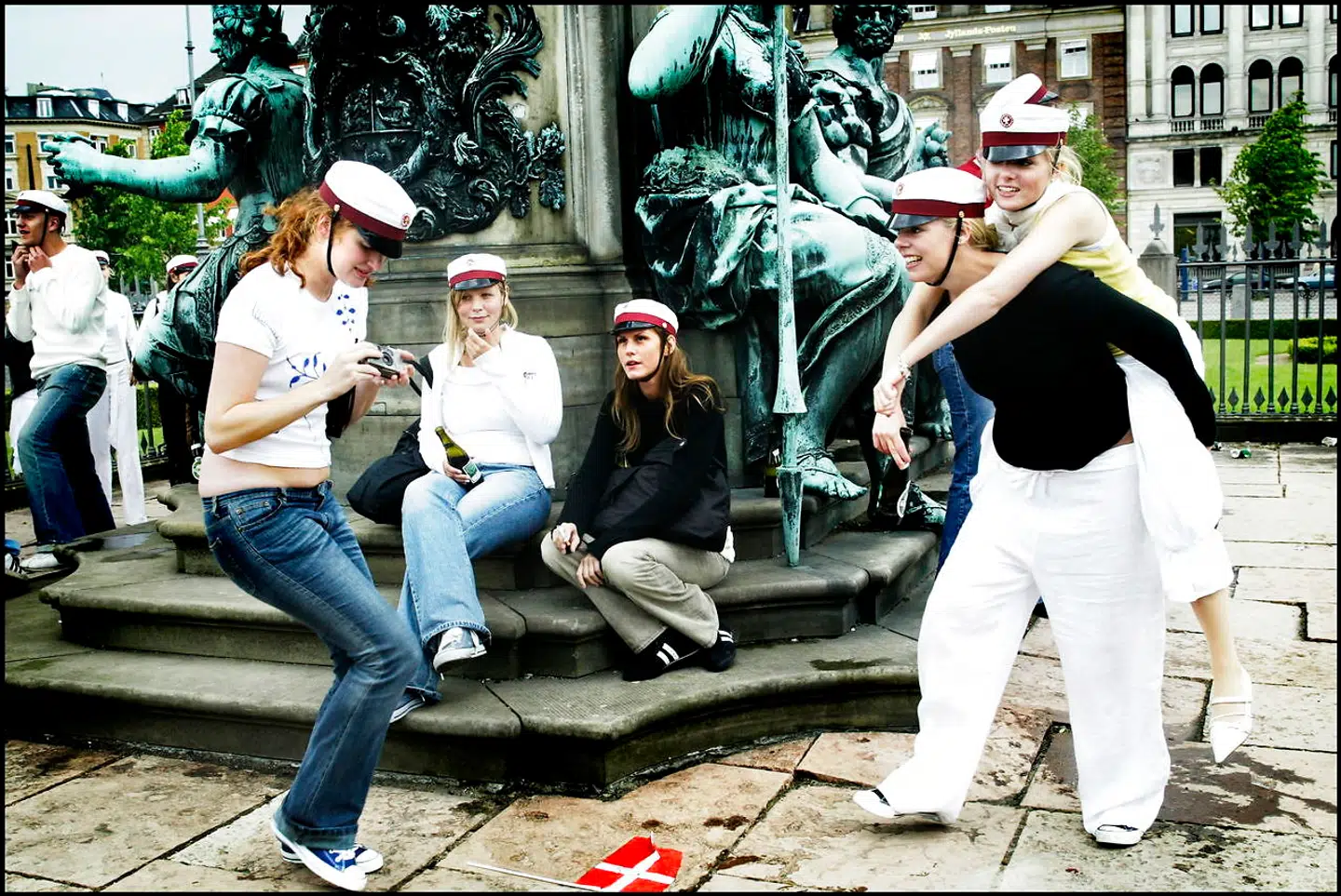 Studenterne fra 3.B fra Gl. Hellerup Gymnasium 2003.