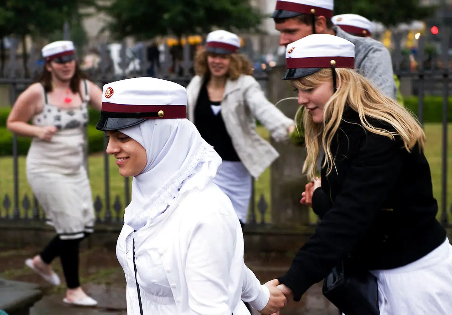 Nyudsprungne studenter på Kongens Nytorv i København fredag den 27. juni 2008.