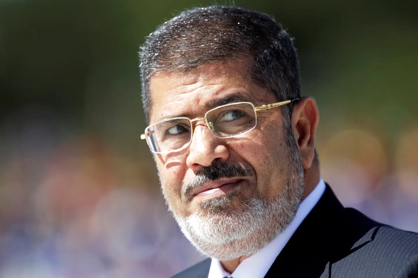 Den 67-årige Mursi, der tilhørte det Muslimske Broderskab, blev i 2013 afsat som præsident i Egypten af landets militær. Efterfølgende blev han idømt en mangeårig fængselsdom.