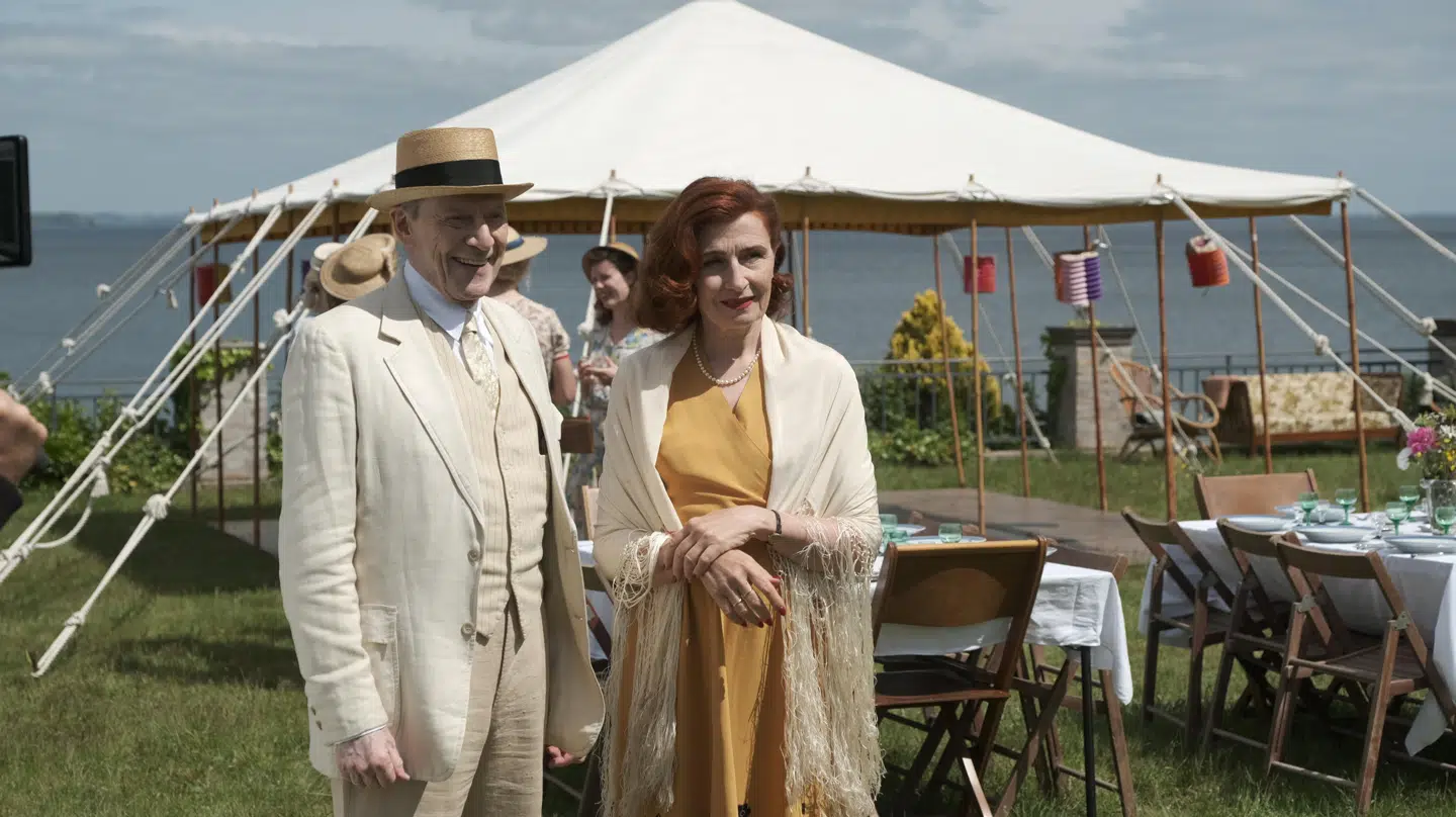 Jesper Christensen og Bodil Jørgensen i en scene fra De forbandede år. Foto: Christian Geisnæs