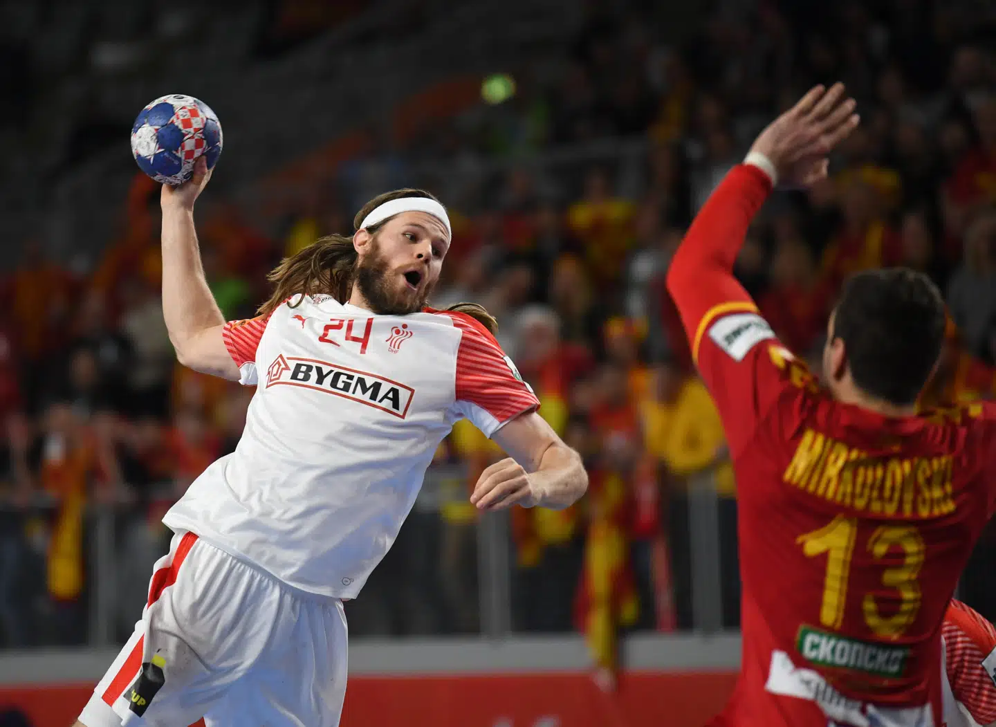Danmarks Mikkel Hansen i aktion mod Makedonien i januar i år. I onsdags kvalificerede landsholdet sig til de kommende Europamesterskaber med en sejr på 33-30 over Ukraine. I den kamp scorede Mikkel Hansen sit mål nummer 1.000 for landsholdet. Foto: Georgi Licovski/EPA/Ritzau Scanpix