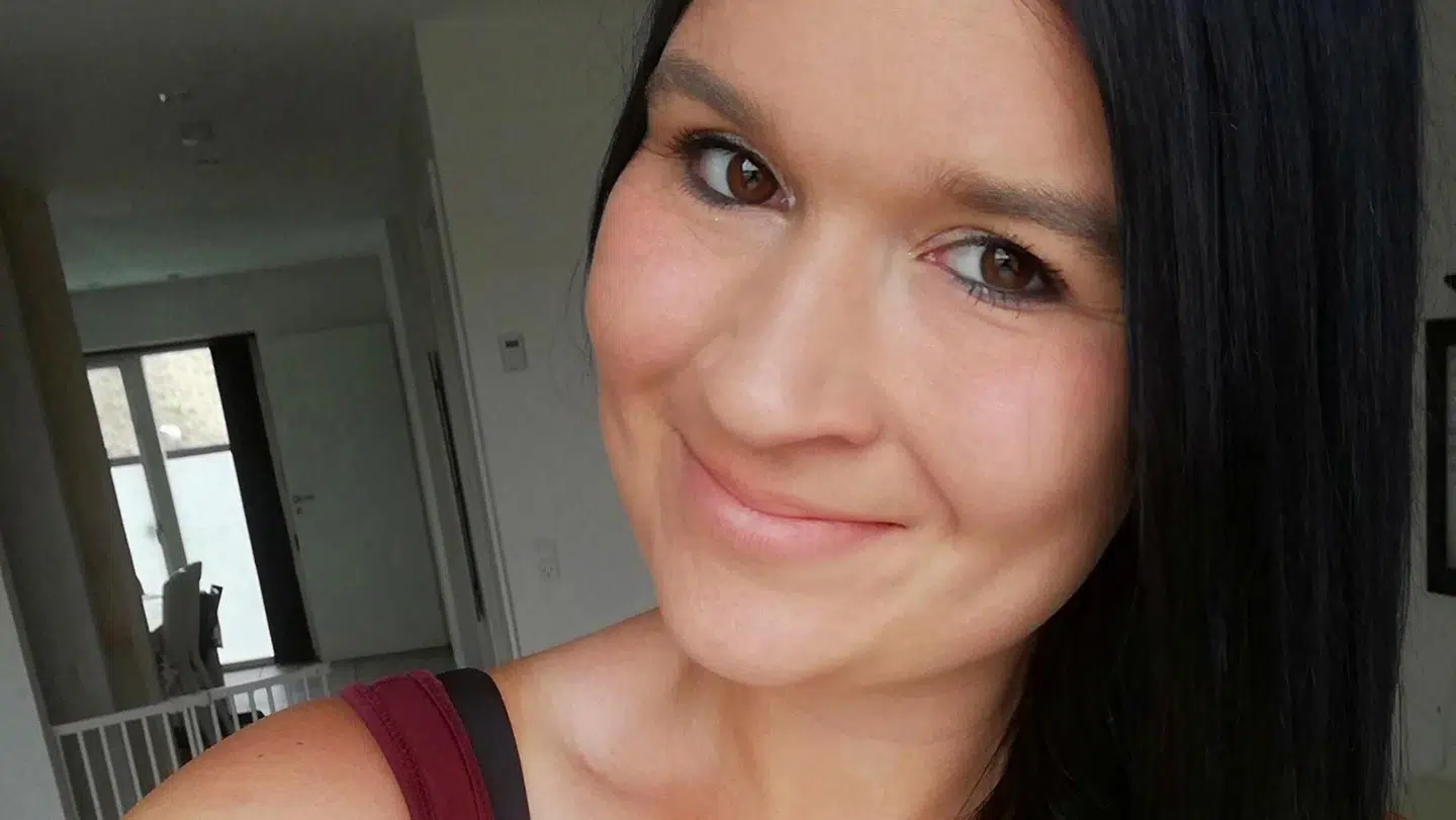 Luna Munk er studerende og mor til tre. Hun er medstifter af Facebook-gruppen »Farvel til Godnat og sov godt bogen«. Hun har aktivt opkøbt den omtalte bog, for at fjerne så mange eksemplarer som muligt. Der er 2216 medlemmer af gruppen.