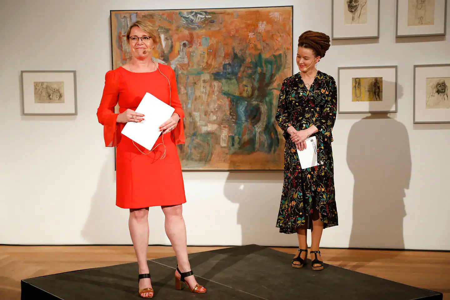 Gitte Ørskou (th.) blev torsdag præsenteret som Moderna Museets nye direktør - eller »överintendent«, som man siger hinsidan - af den svenske kulturminister, Amanda Lind.