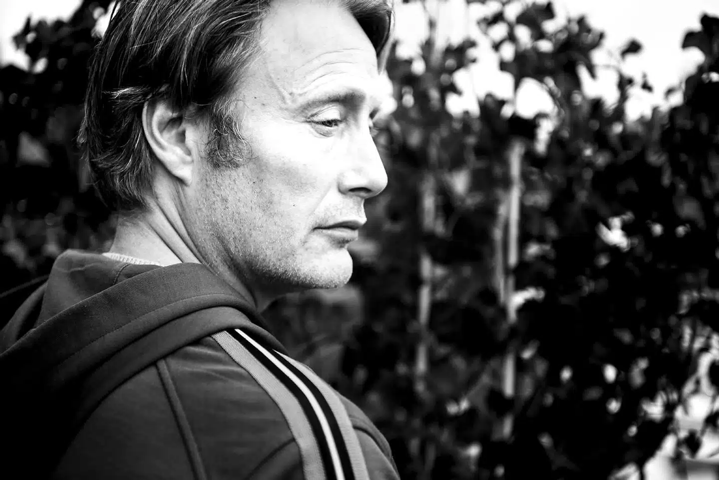 Mads Mikkelsen vender efter en række udenlandske filmproduktioner tilbage til Danmark, hvor han har en hovedrolle i Thomas Vinterbergs nye film, »Druk«.