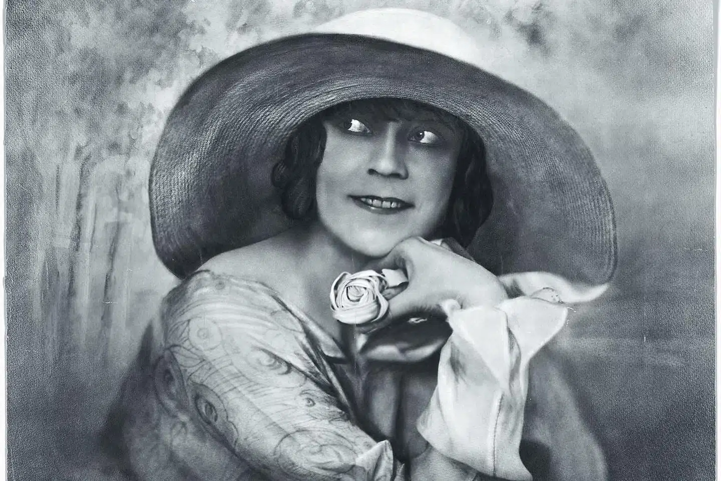Asta Nielsen skabte sin egen myte. Metoden var udeladelser, fortielser og omskrivninger.