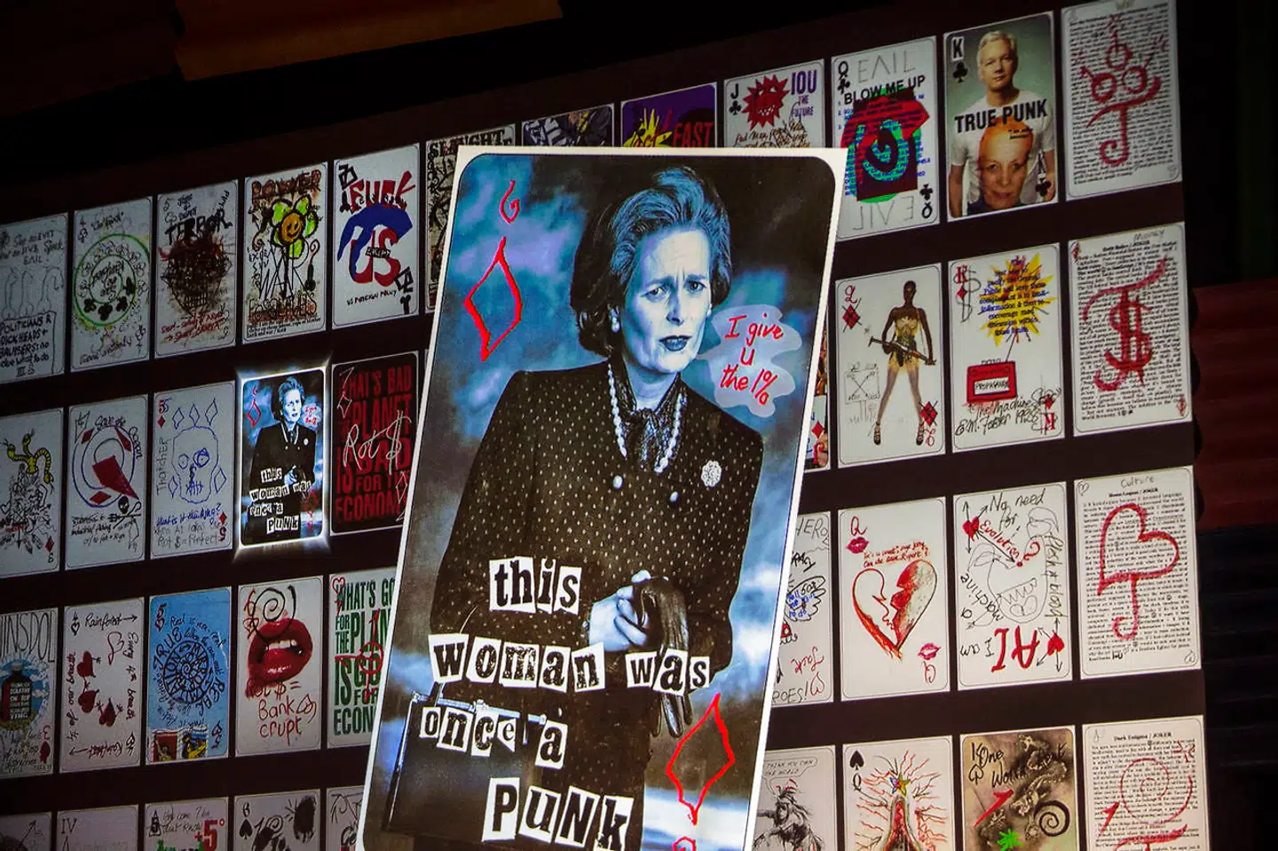 Vivienne Westwood viste forsiden fra Tatler Magazine i 1989, hvor hun havde forklædt sig som Margarat Thatcher.