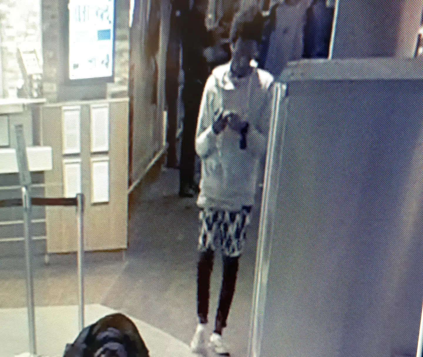 Her ses manden, politiet efterlyser for voldtægtsforsøg i Københavns Lufthavn. Foto: Københavns Politi