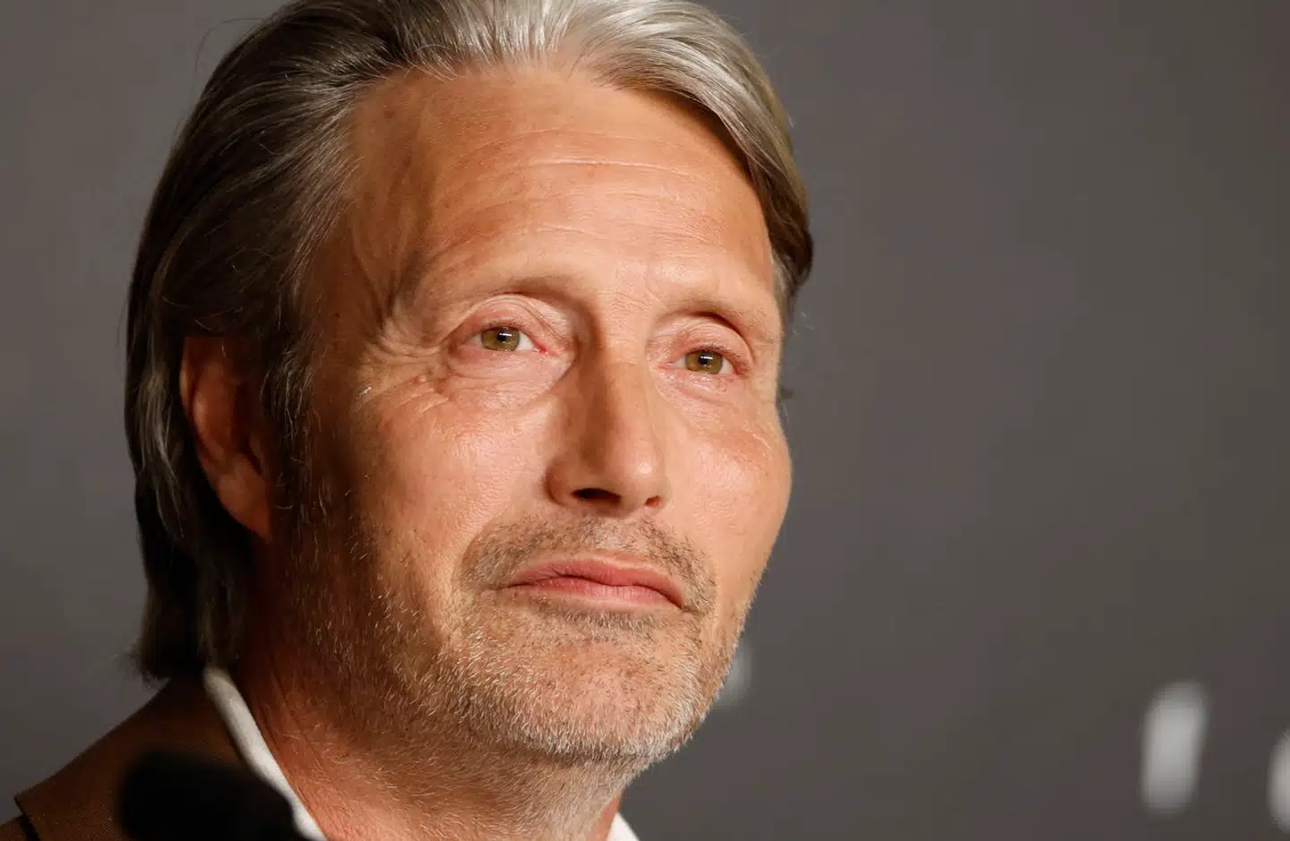 Mads Mikkelsen spiller hovedrollen i filmen.