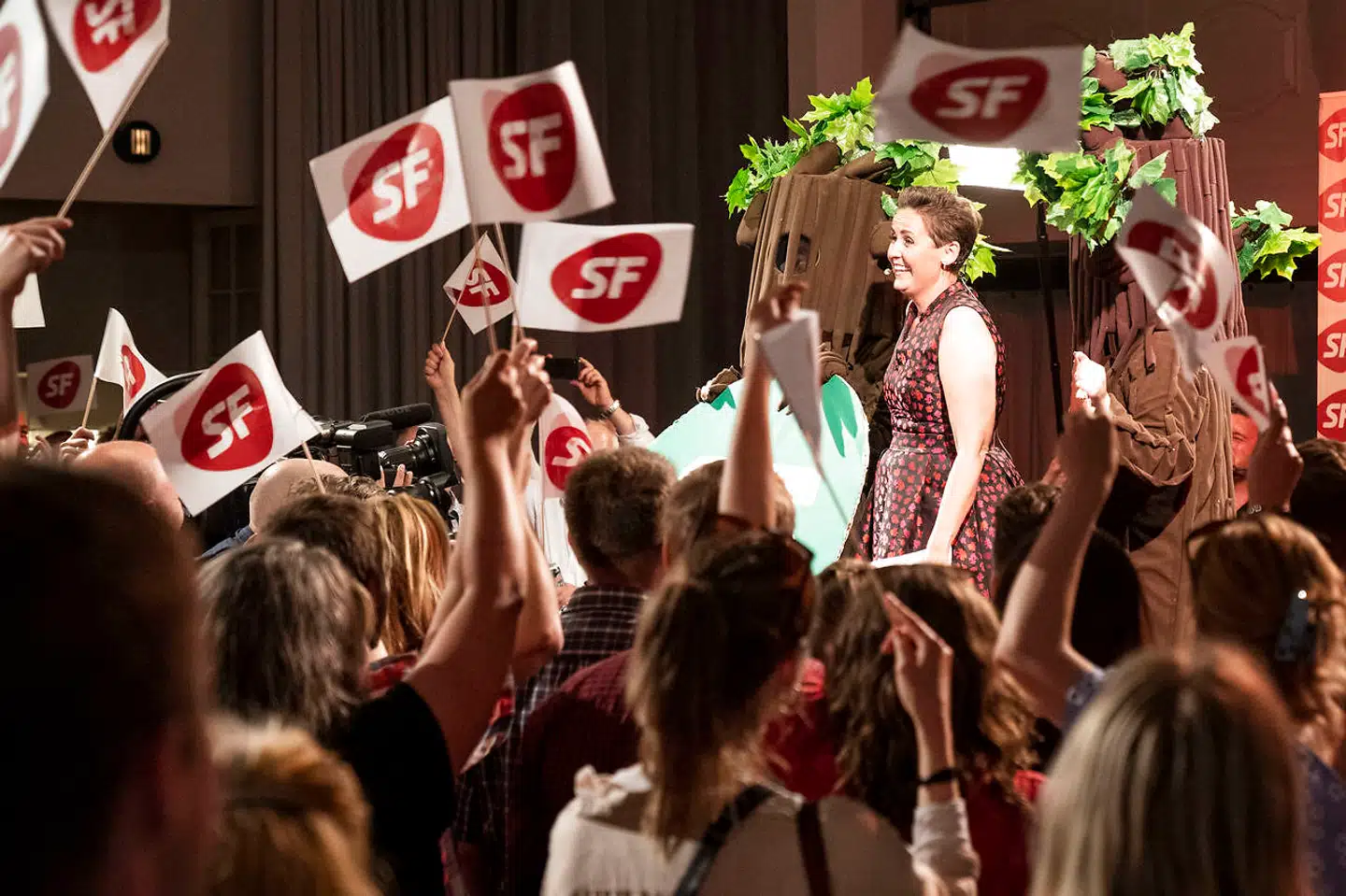 Pia Olsen Dyhr taler til SFs valgfest.