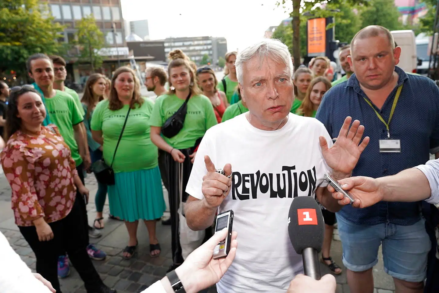 Uffe Elbæk under valgfesten hos Alternativet i Cirkusbygningen i København.