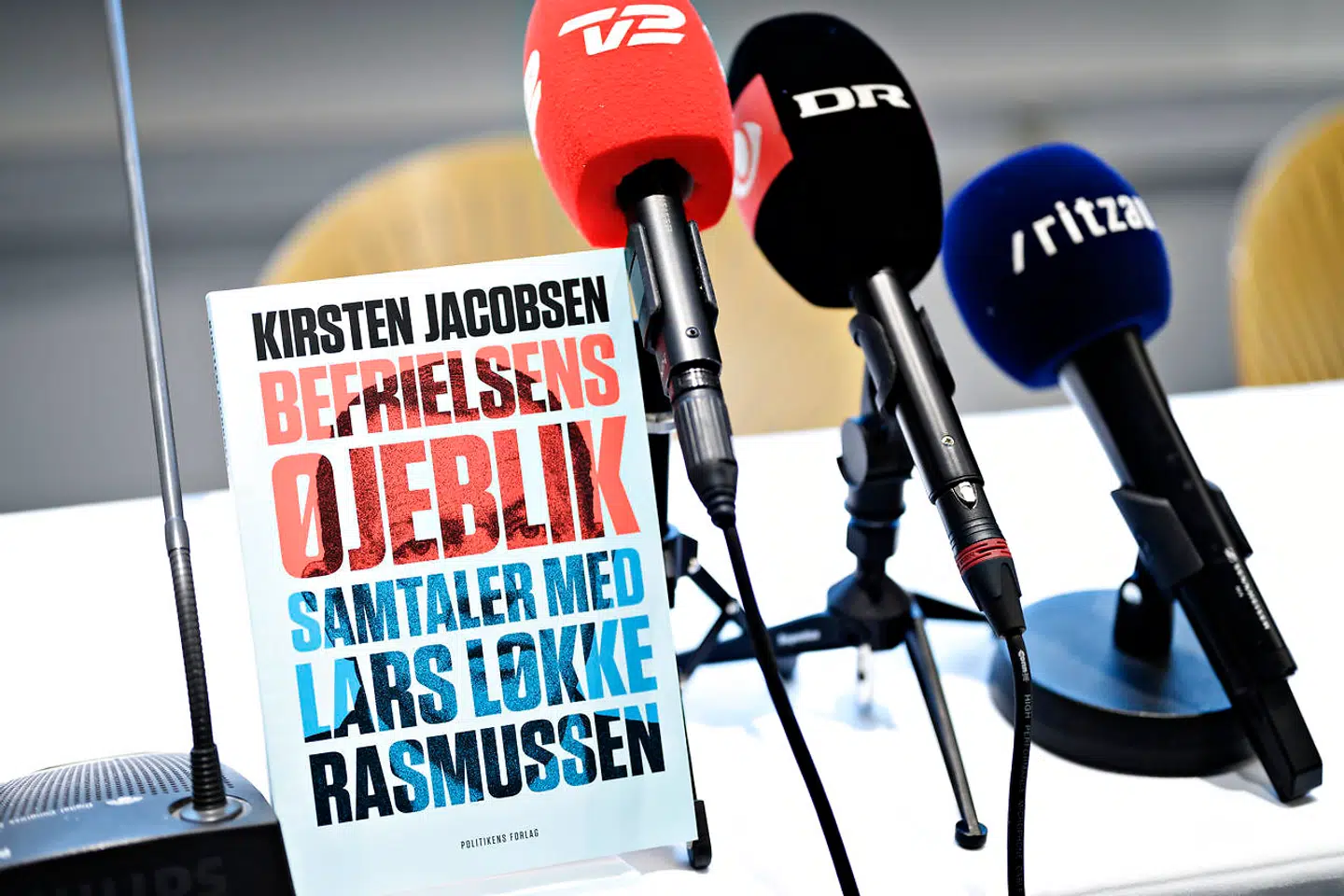 I valgkampens første uge udkom bogen »Befrielsens øjeblik - Samtaler med Lars Løkke Rasmussen«. Den omdiskuterede udgivelse indvarslede samtidig adskillige politiske bogudgivelser i løbet af valgkampen, som også tæller LA-formand Anders Samuelsen og SFs Pia Olsen Dyhr. (ARKIV)