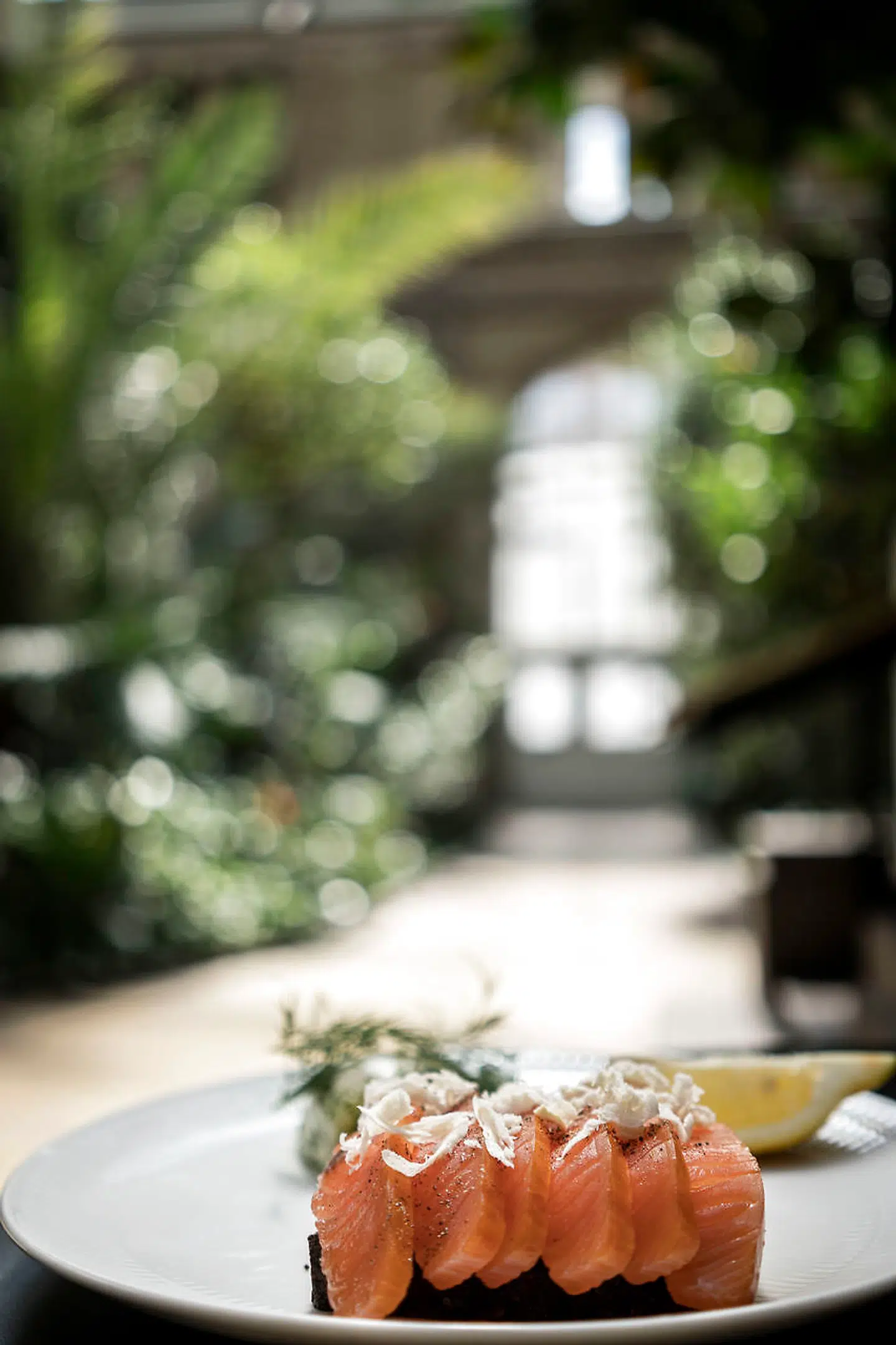 Røget laks med flot karakter og overrumplende cremet æggestand