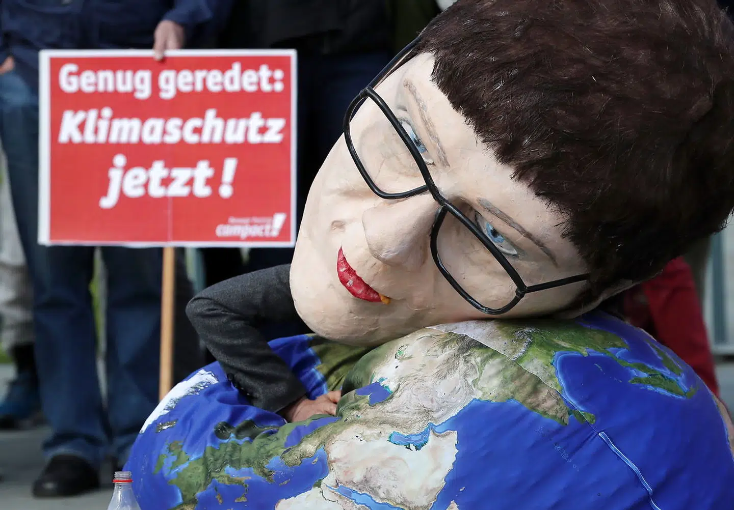 Ikke mindst yngre vælgere er stærkt kritiske over for CDUs Annegret Kramp-Karrenbauers klimaprofil. I hendes eget parti rumler det også.